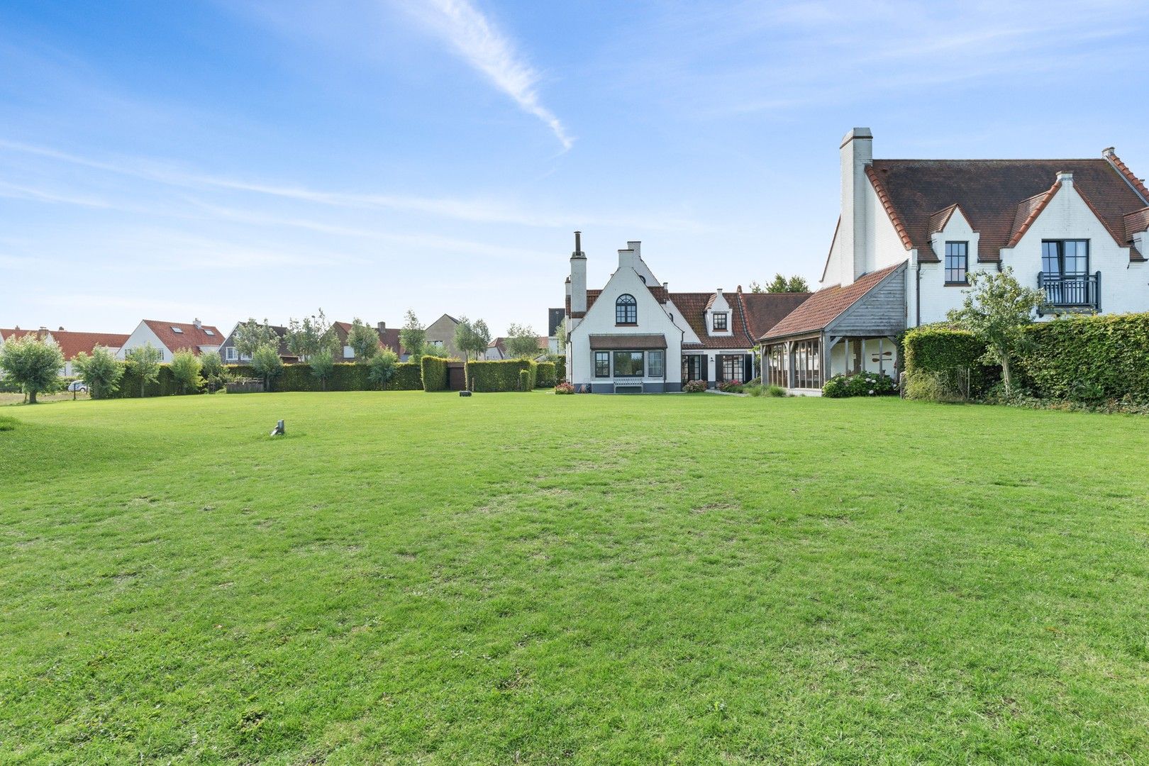 Hedendaagse villa gelegen op een terrein van 2.648m² genietend van open zicht over de Polders. foto 31