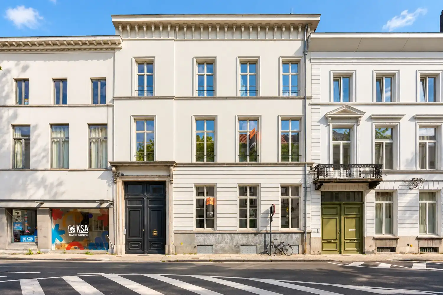 Exceptioneel en luxueus gerenoveerd 19e eeuws appartement midden in de binnenstad. foto 6