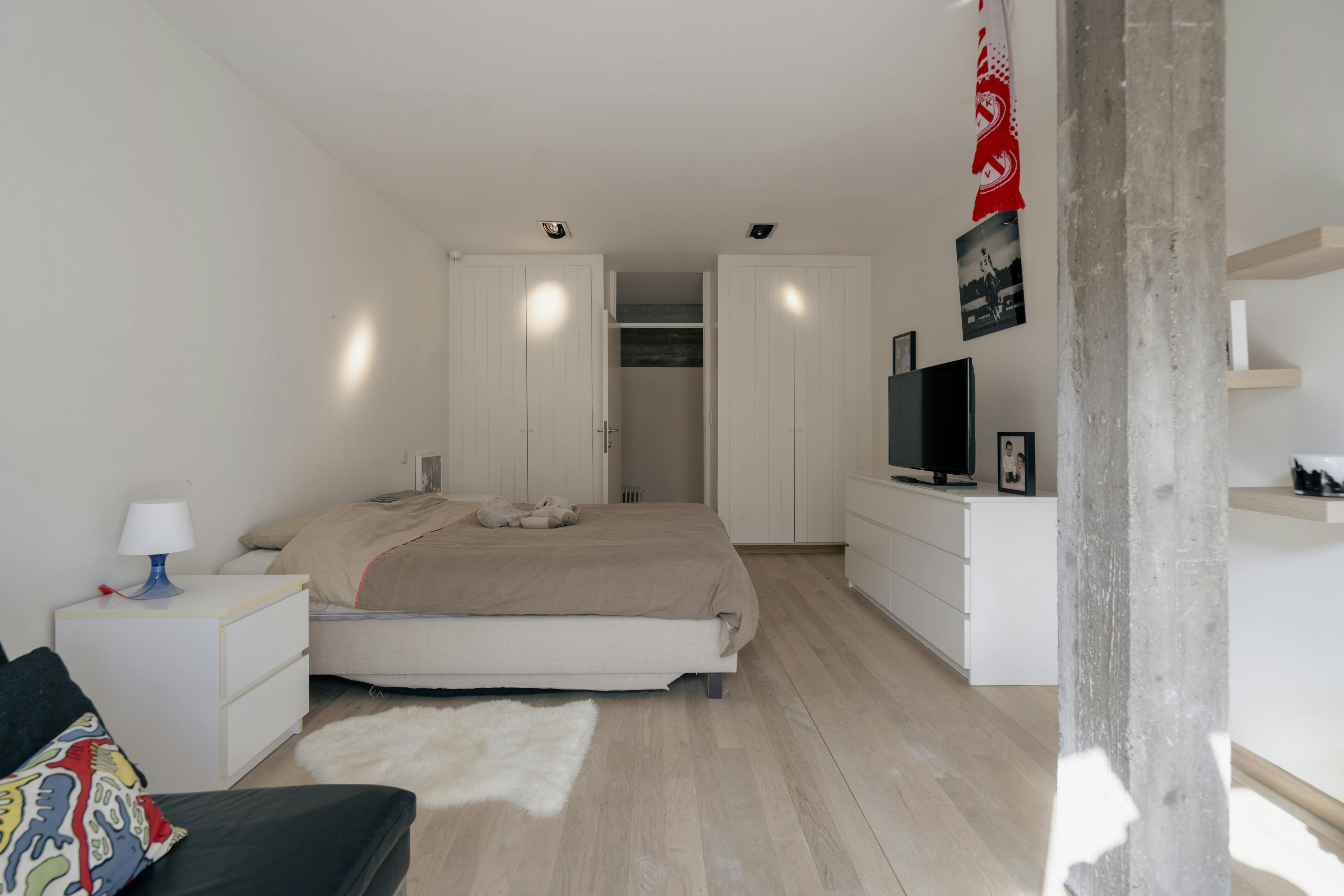 Exclusieve loftwoning met zwembad en loods te koop in Lauwe foto 20