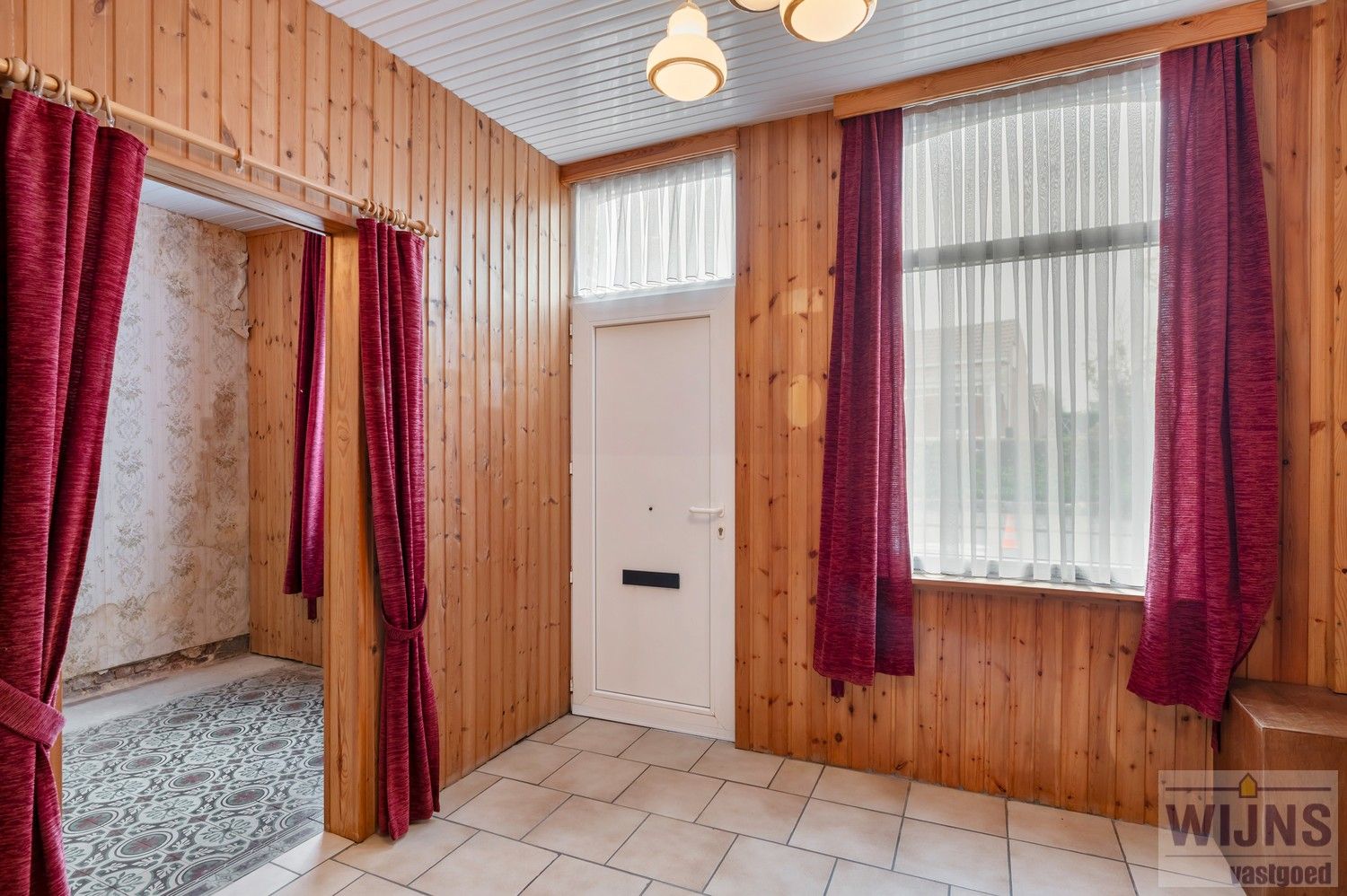 TE RENOVEREN WONING MET ACHTERUITGANG IN HET CENTRUM VAN EMBLEM foto 5