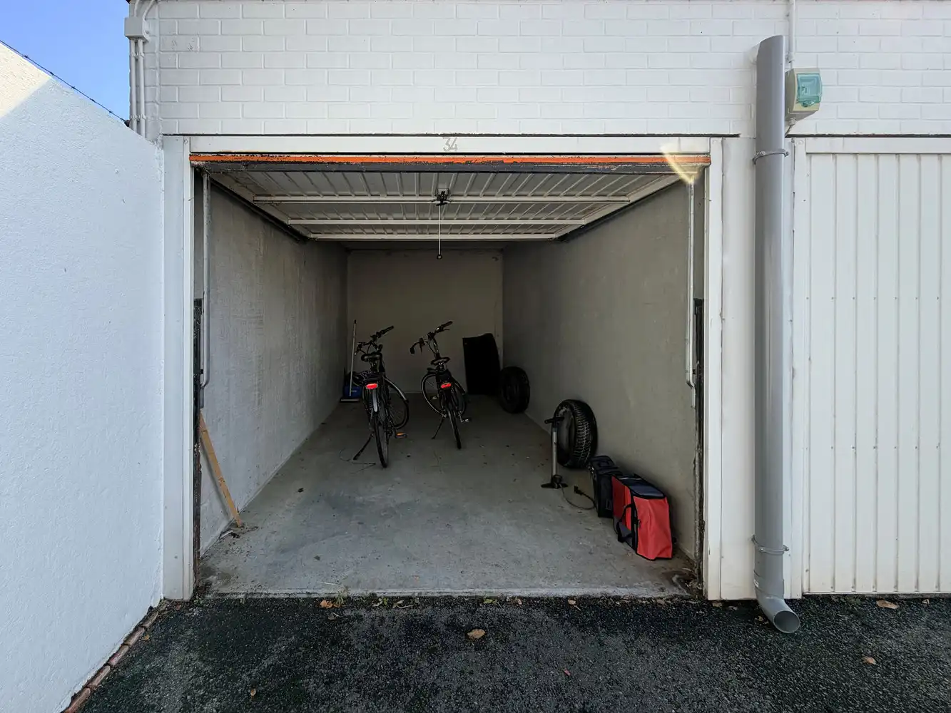 Gesloten garage in Duinbergen foto 2