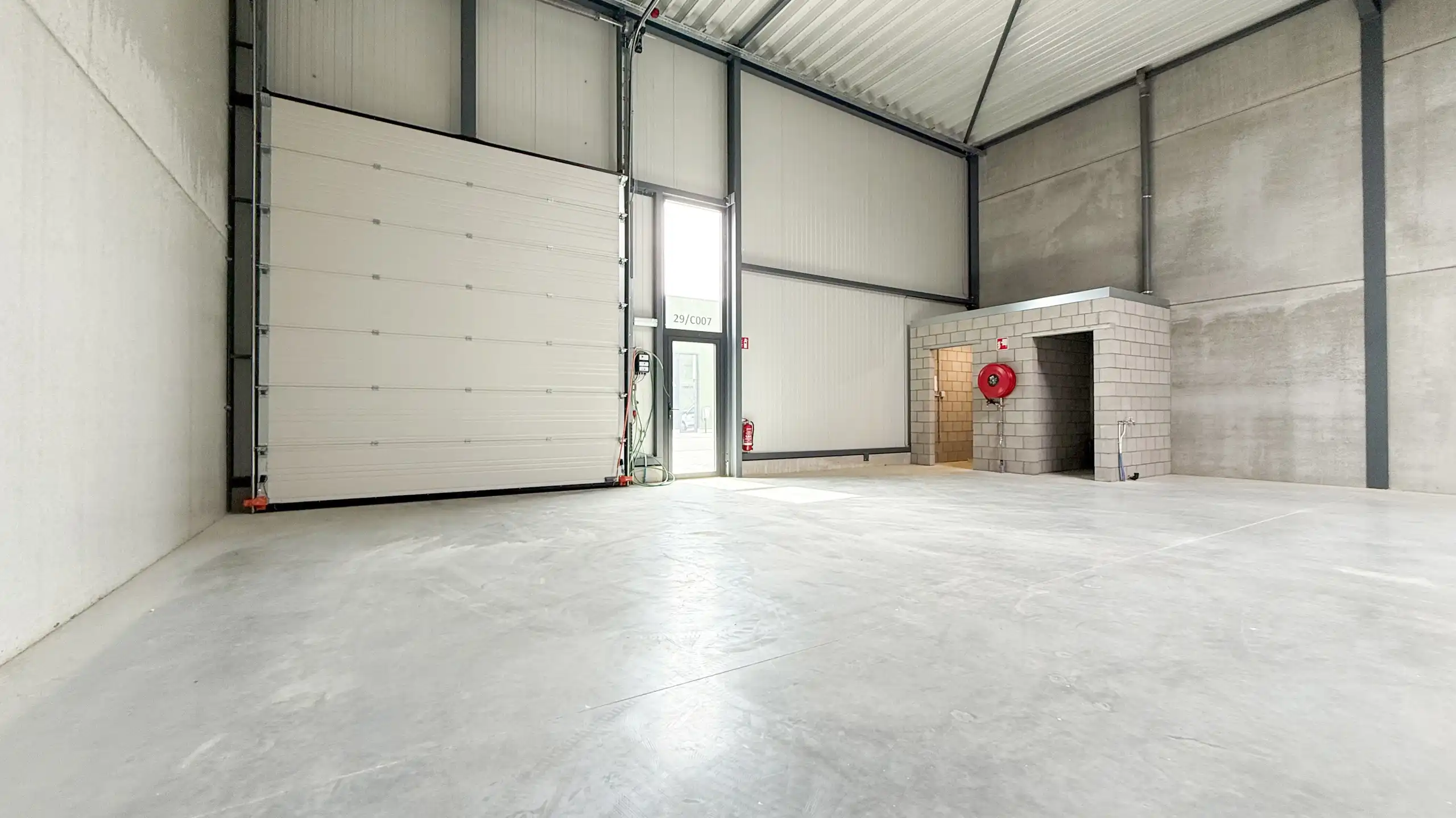 Nieuwbouw KMO-unit van 216 m² op topligging in Beringen! foto 9