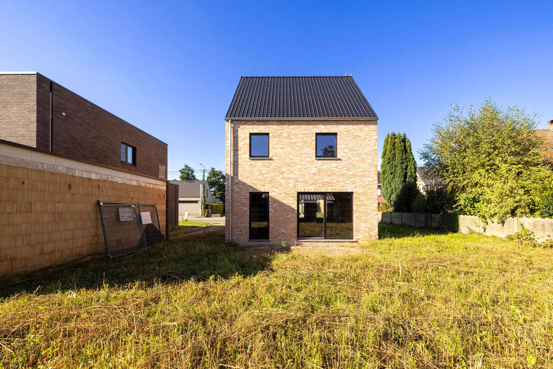 Semi casco nieuwbouwwoning met 3/4 slaapkamer foto 5