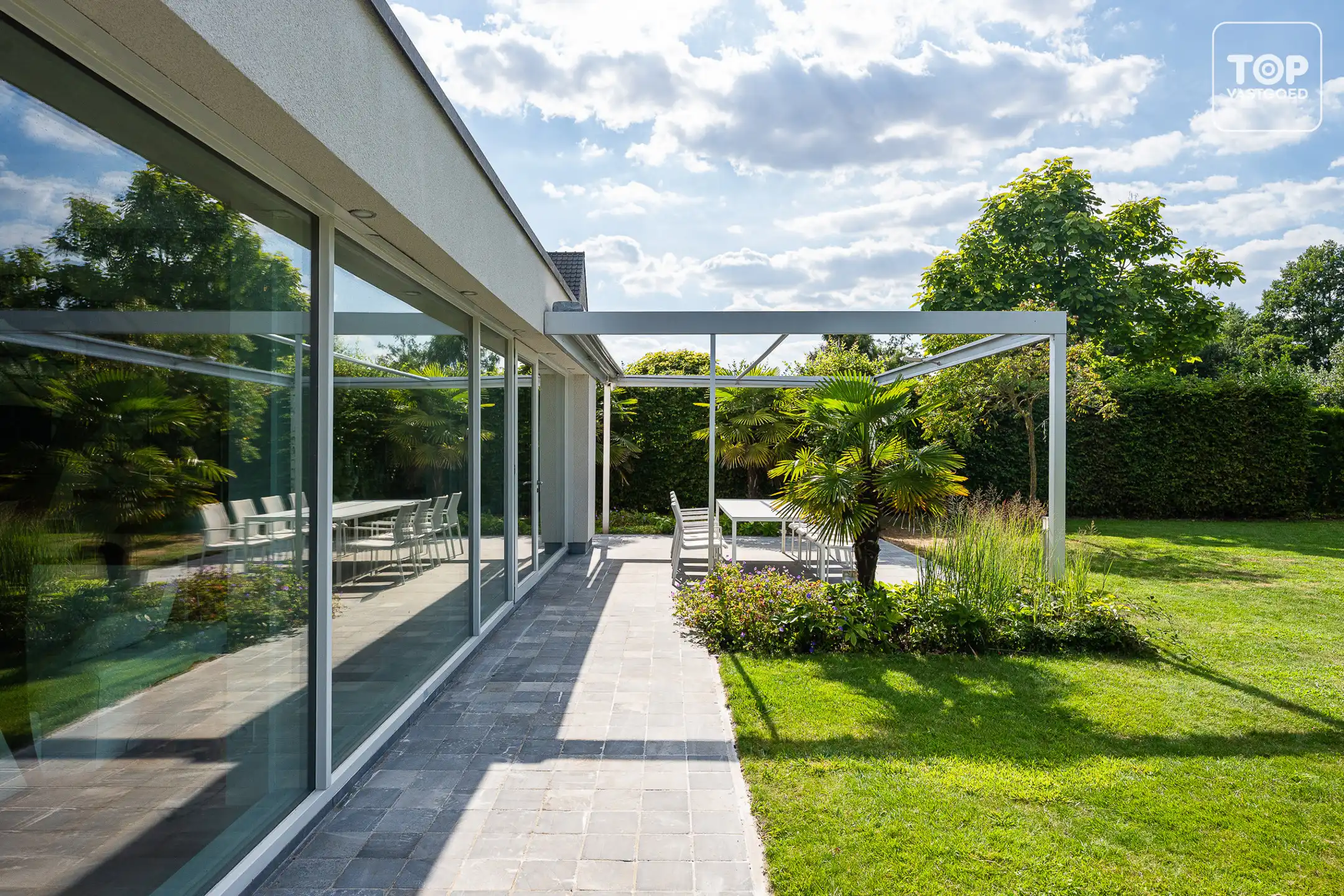 Passieve moderne villa met zwembad. foto 22