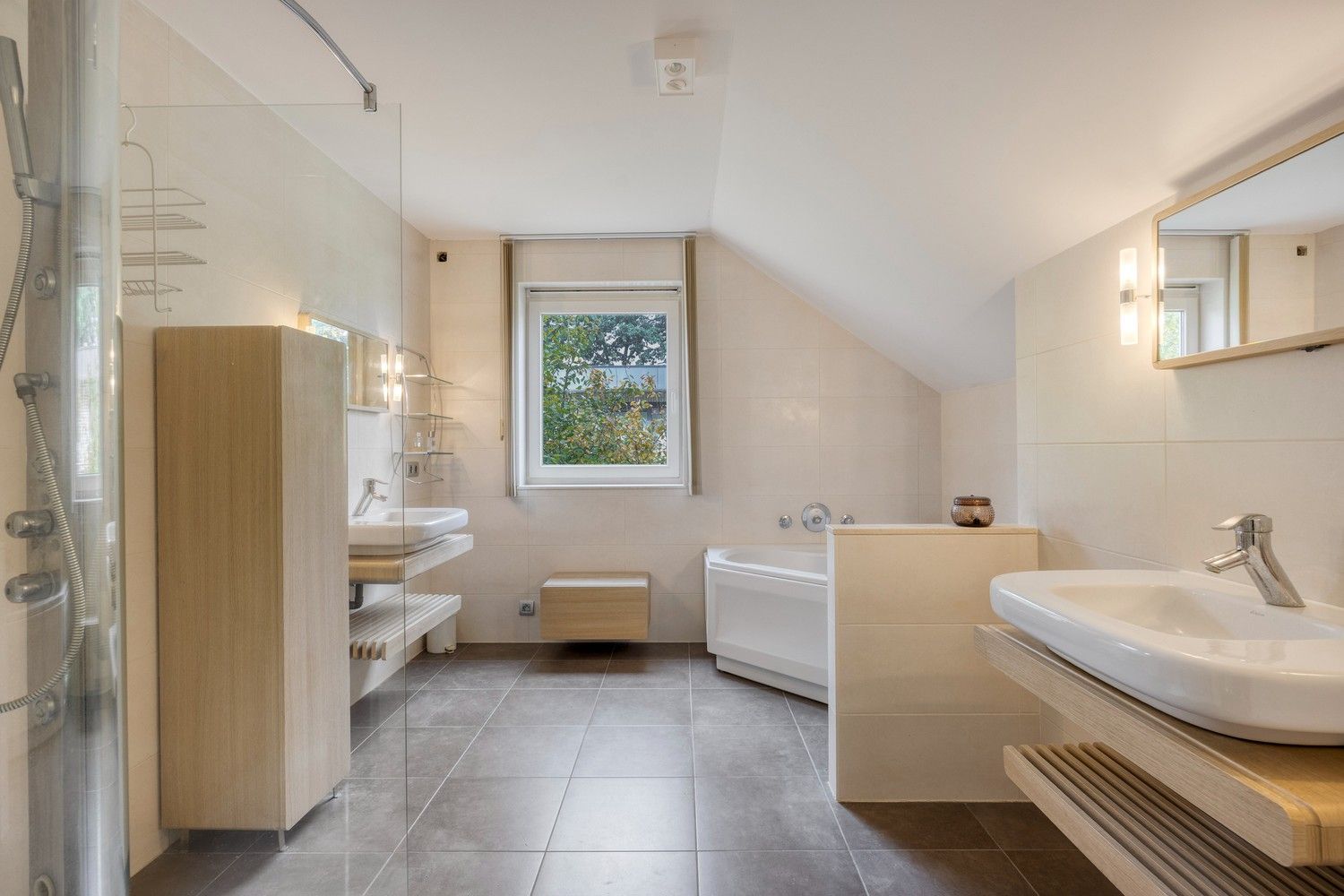 Luxueus én zorgeloos wonen in een groene omgeving nabij het centrum van Maasmechelen foto 34