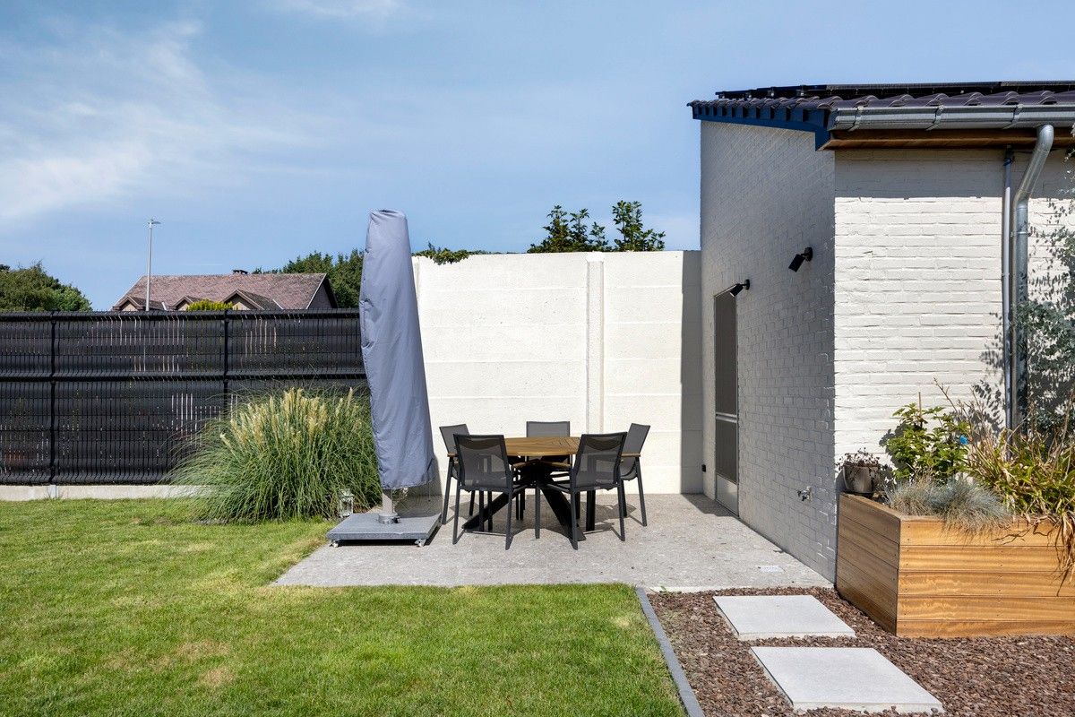 Instapklare, smaakvol gerenoveerde woning op een steenworp van het centrum van Lanaken. foto 35
