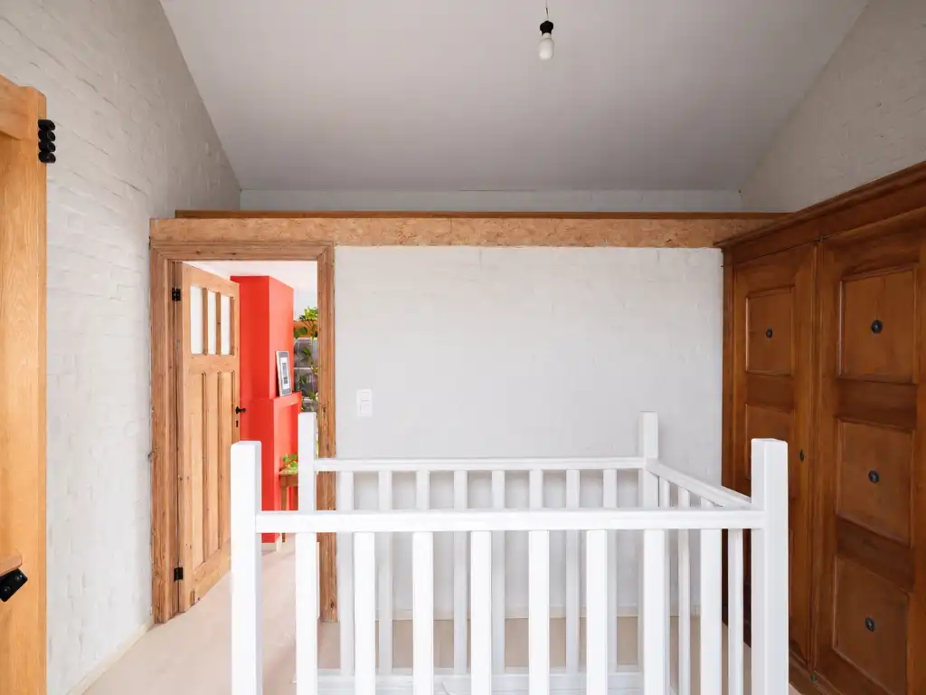 Charmante rijwoning met drie slaapkamers en een geborgen, gezellige buitenruimte foto 14