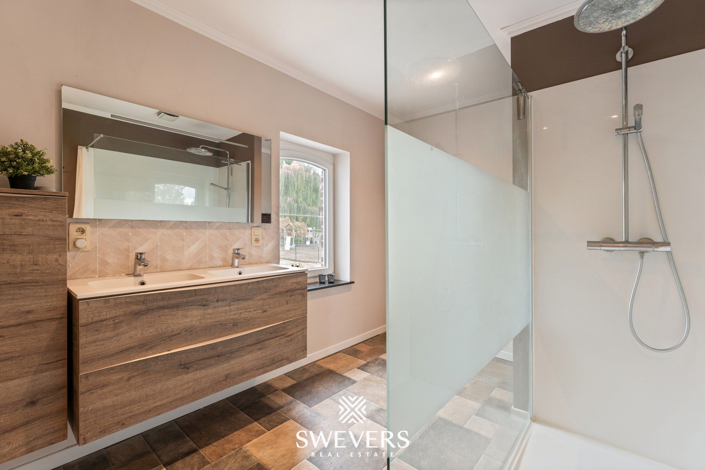 Gezellige woning met moderne keuken op groot perceel in Gingelom foto 10