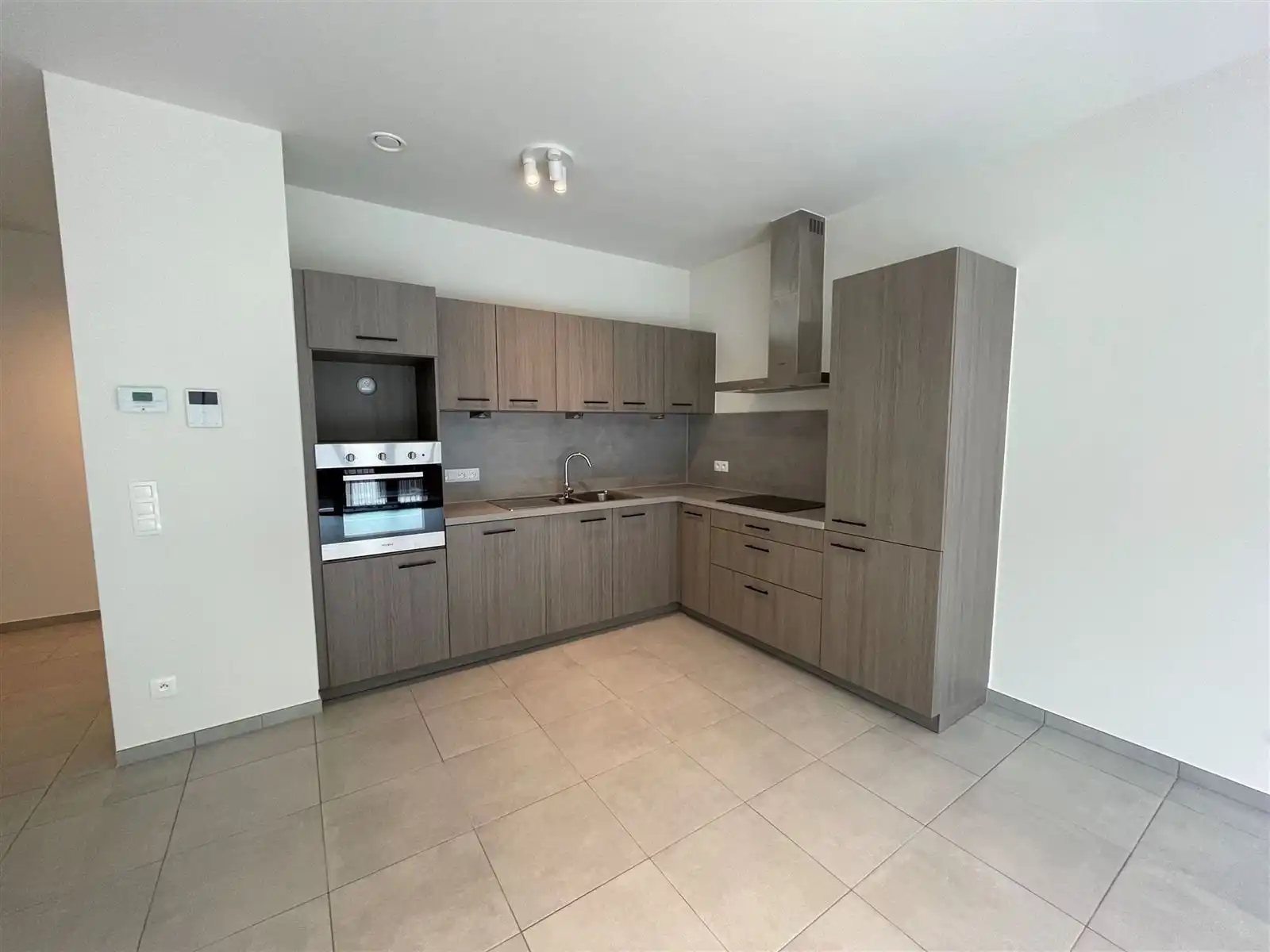 Appartement 2 slaapkamer met terras, berging en parkeerplaats foto 6