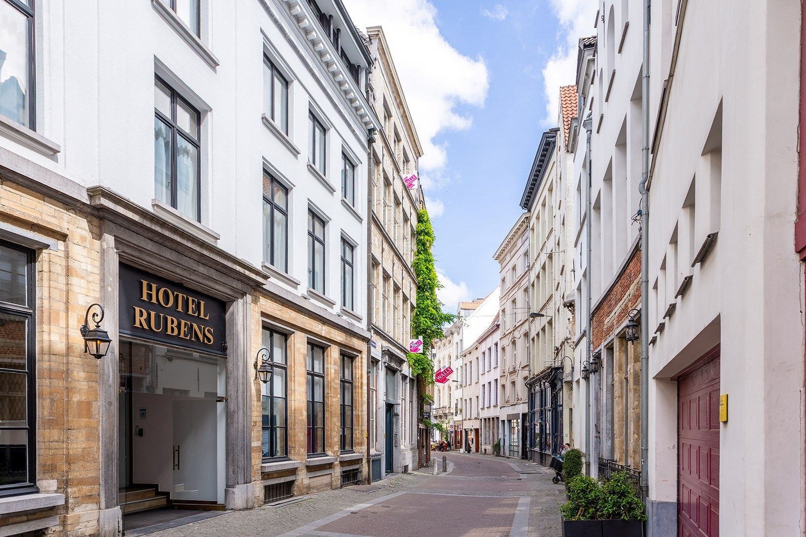 Historisch wonen in de Stad met eigen autostaanplaats foto 28