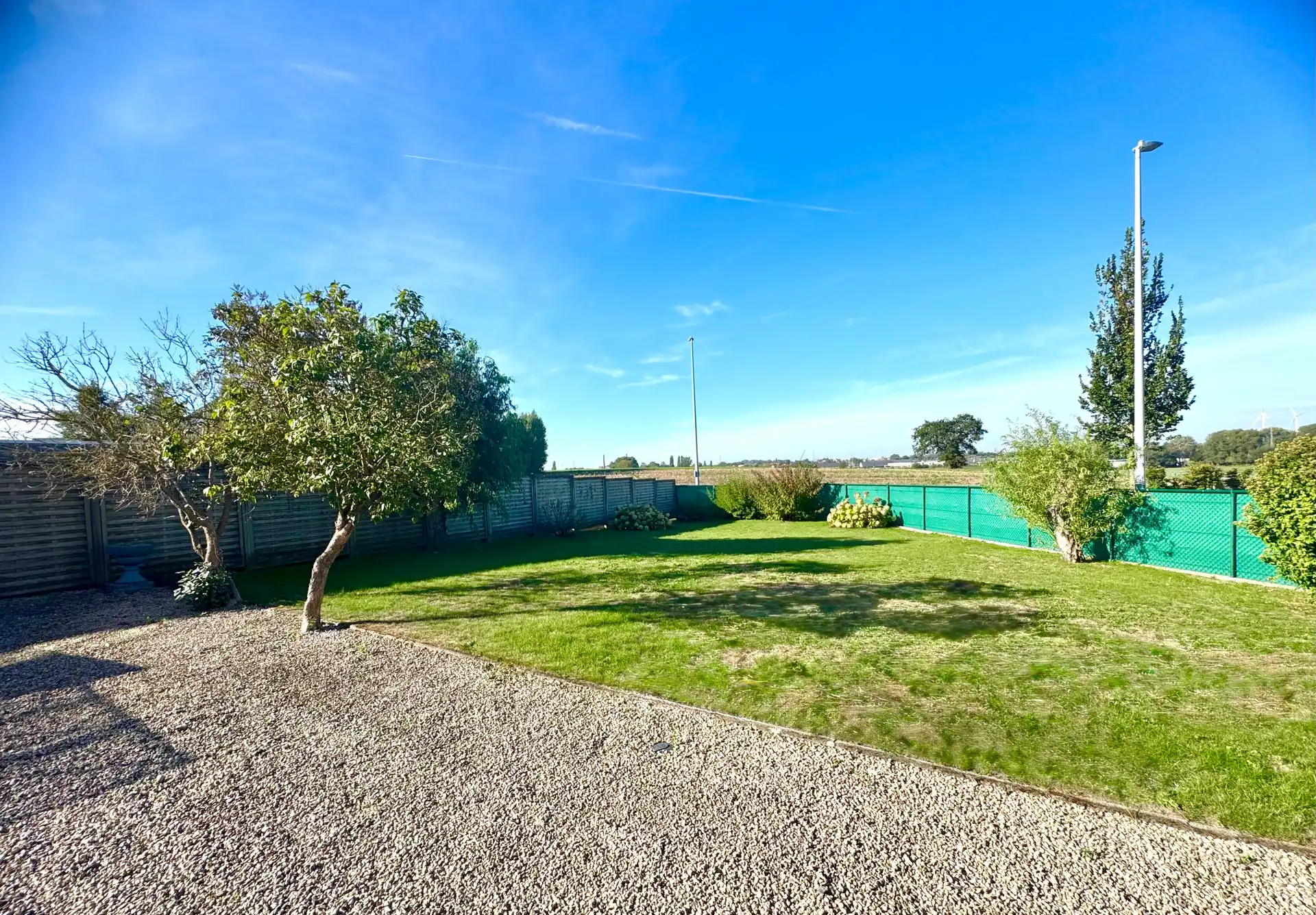 HALFOPEN WONING | 4 KAMERS | TUIN | GARAGE | 720 M² foto 4