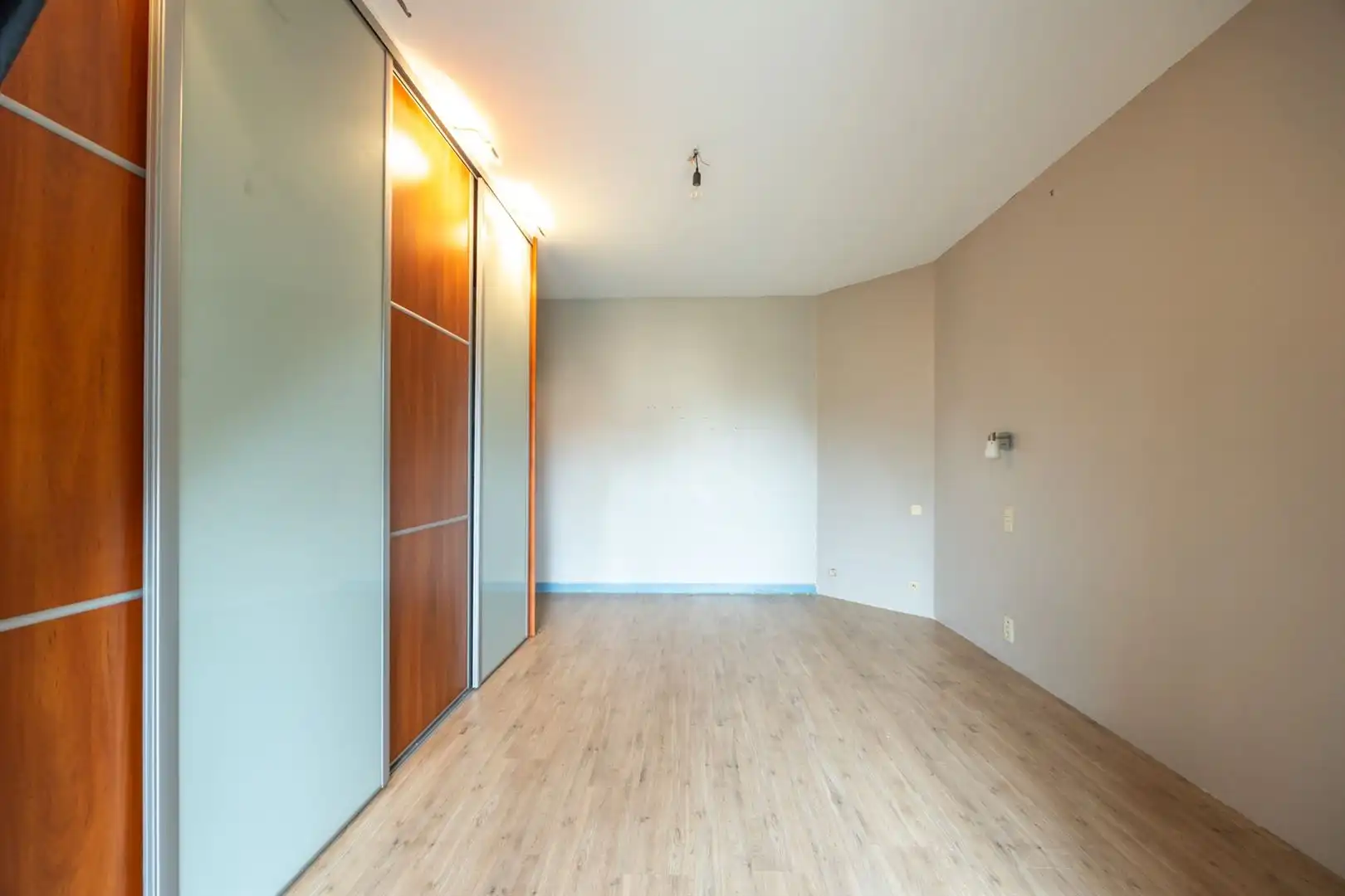 Ruim wonen in Merksem met tuin en terras foto 10