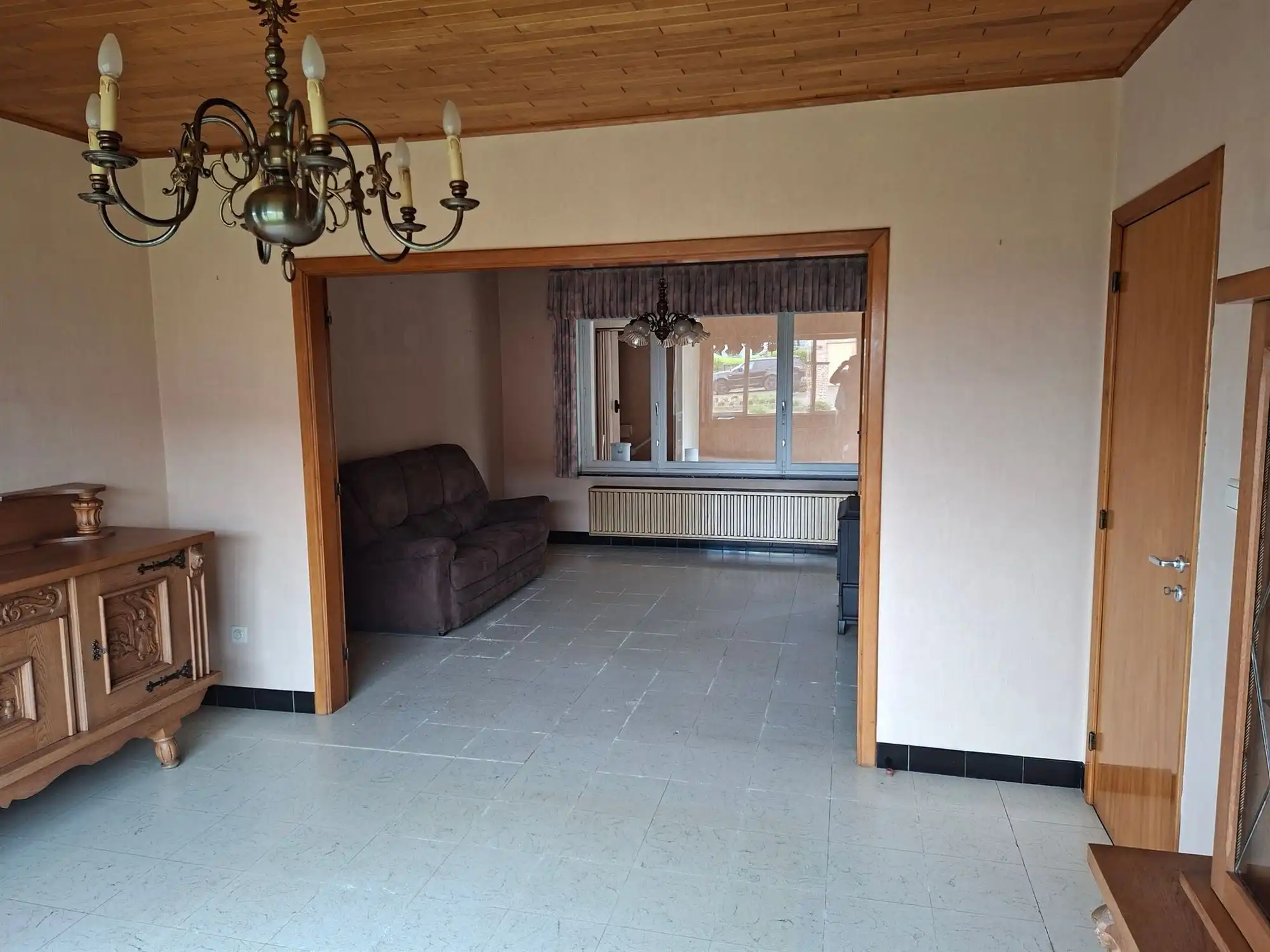 Volledig te renoveren woning met tal van mogelijkheden op een ruim perceel. foto 7