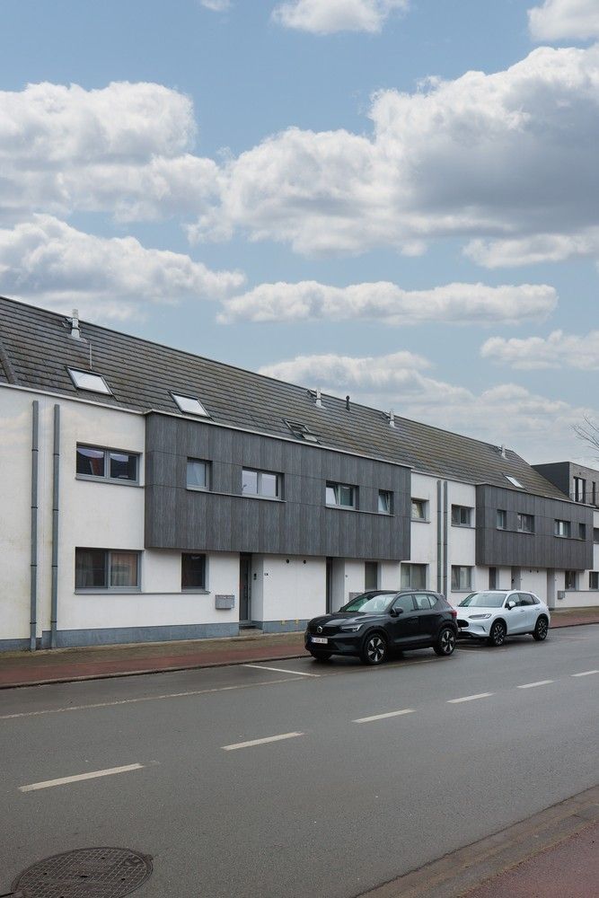 Zeer ruim en energiezuinig appartement met garage foto 26