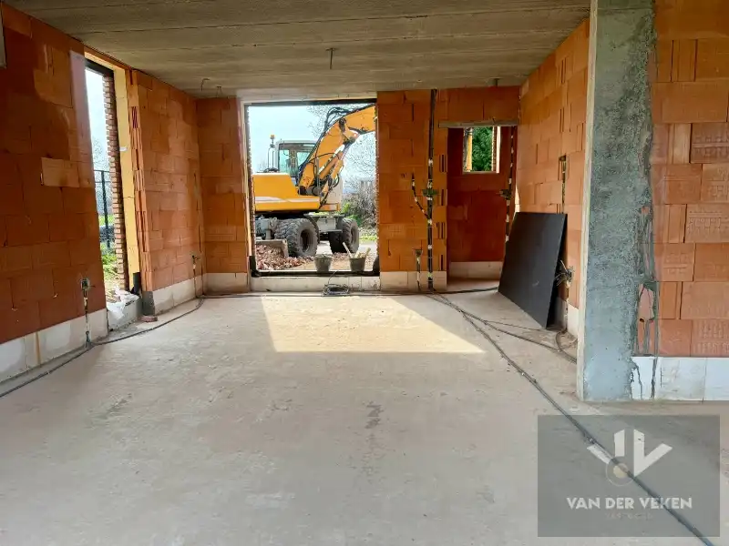 Moderne halfopen nieuwbouwwoning met 4 slaapkamers en 2 badkamers met carport foto 8