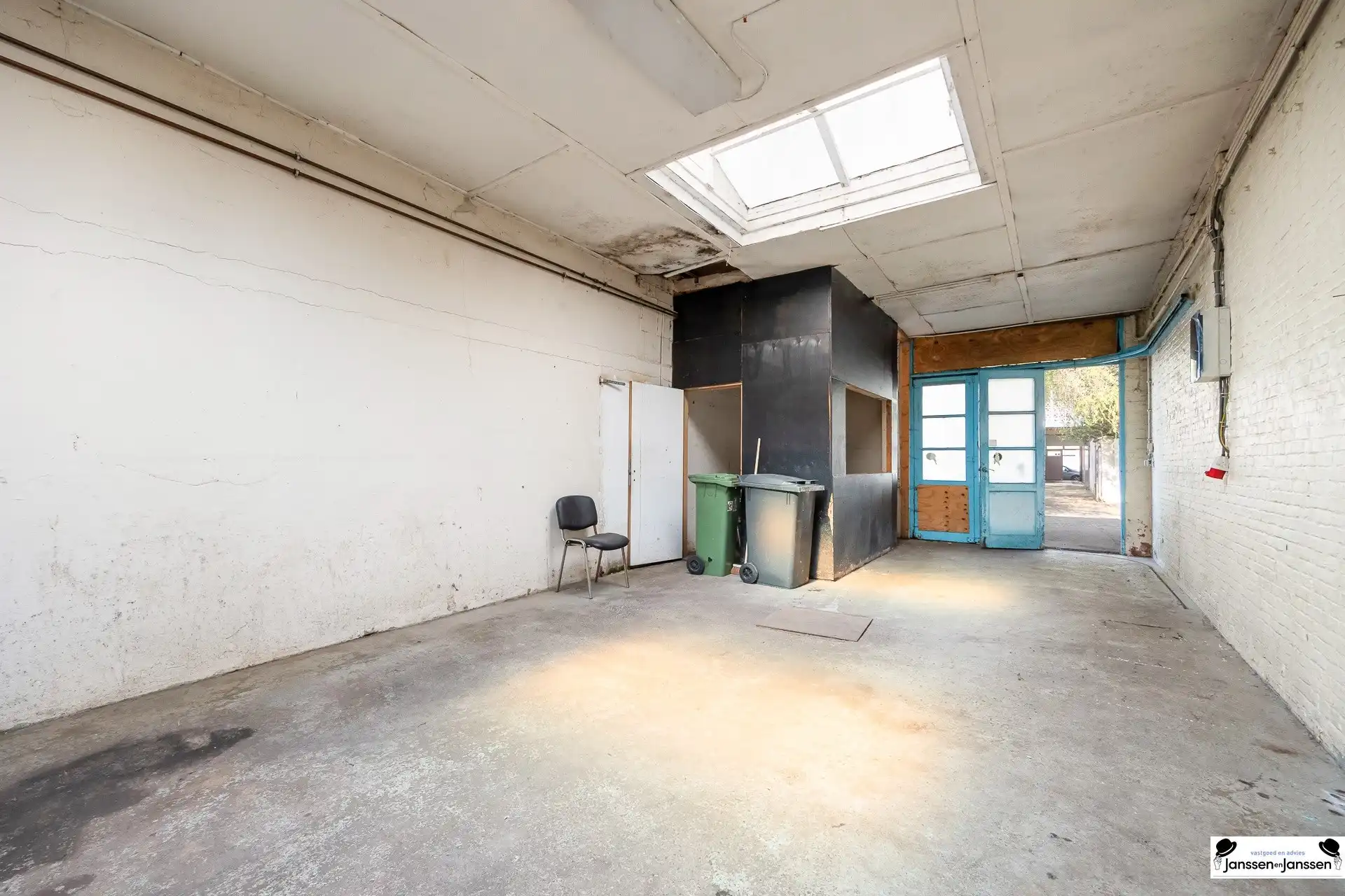 Te koop: Opbrengsteigendom op centrale locatie in Merksem! foto 32