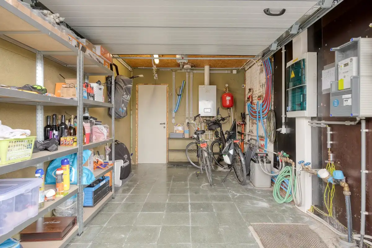 Halfopen bebouwing met 3 slaapkamers, tuin en garage foto 29