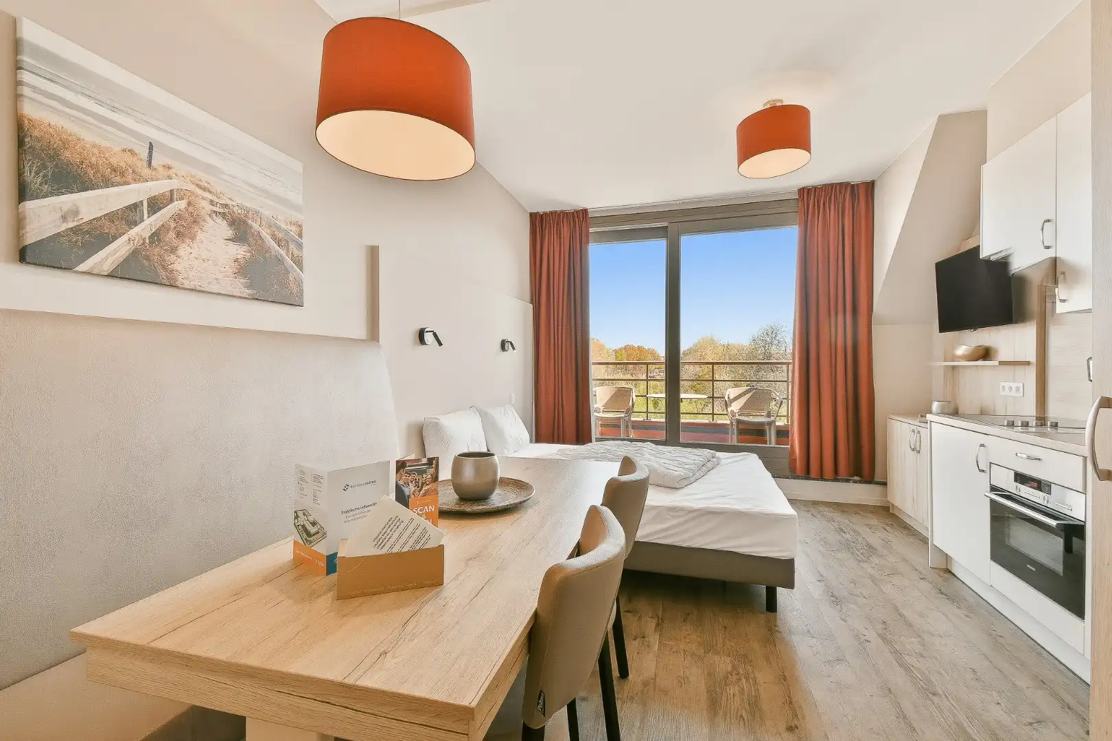 Vernieuwd gemeubeld vakantieappartement foto 2