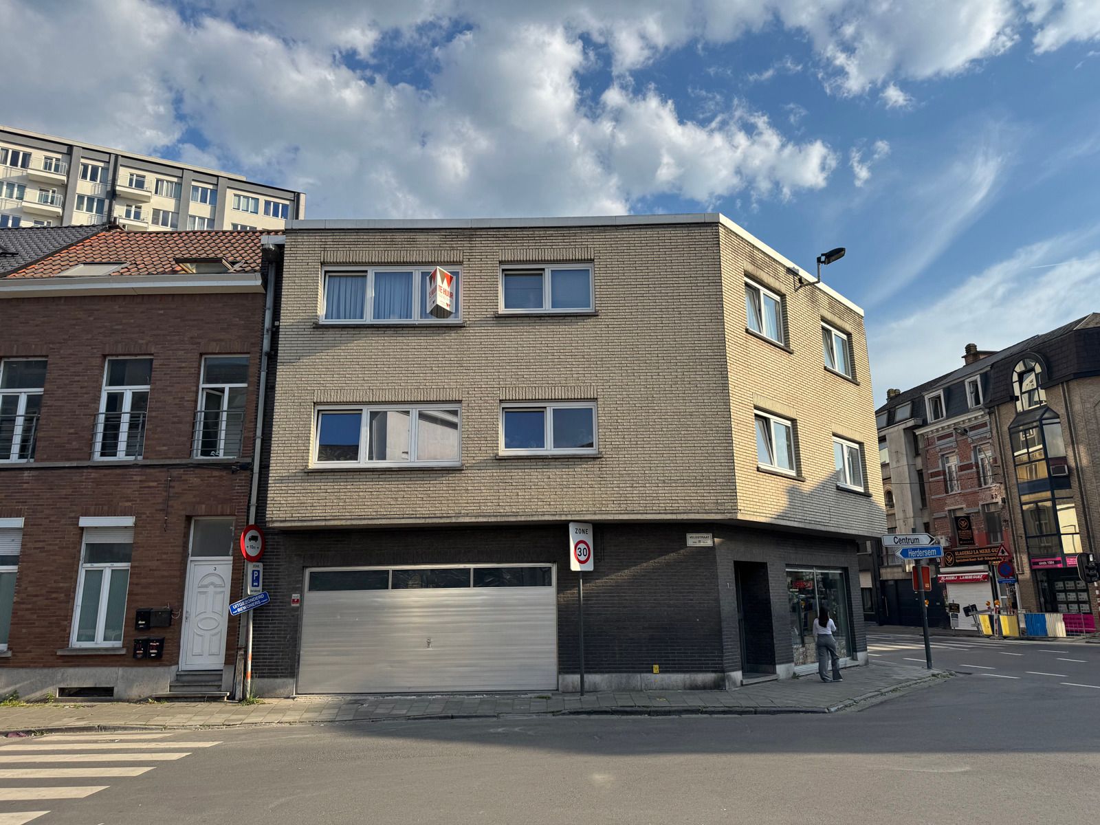 ()=>{if(producerUpdateValueVersion(node),producerAccessed(node),node.value===ERRORED)throw node.error;return node.value} Veldstraat 1/5 - 9300 Aalst