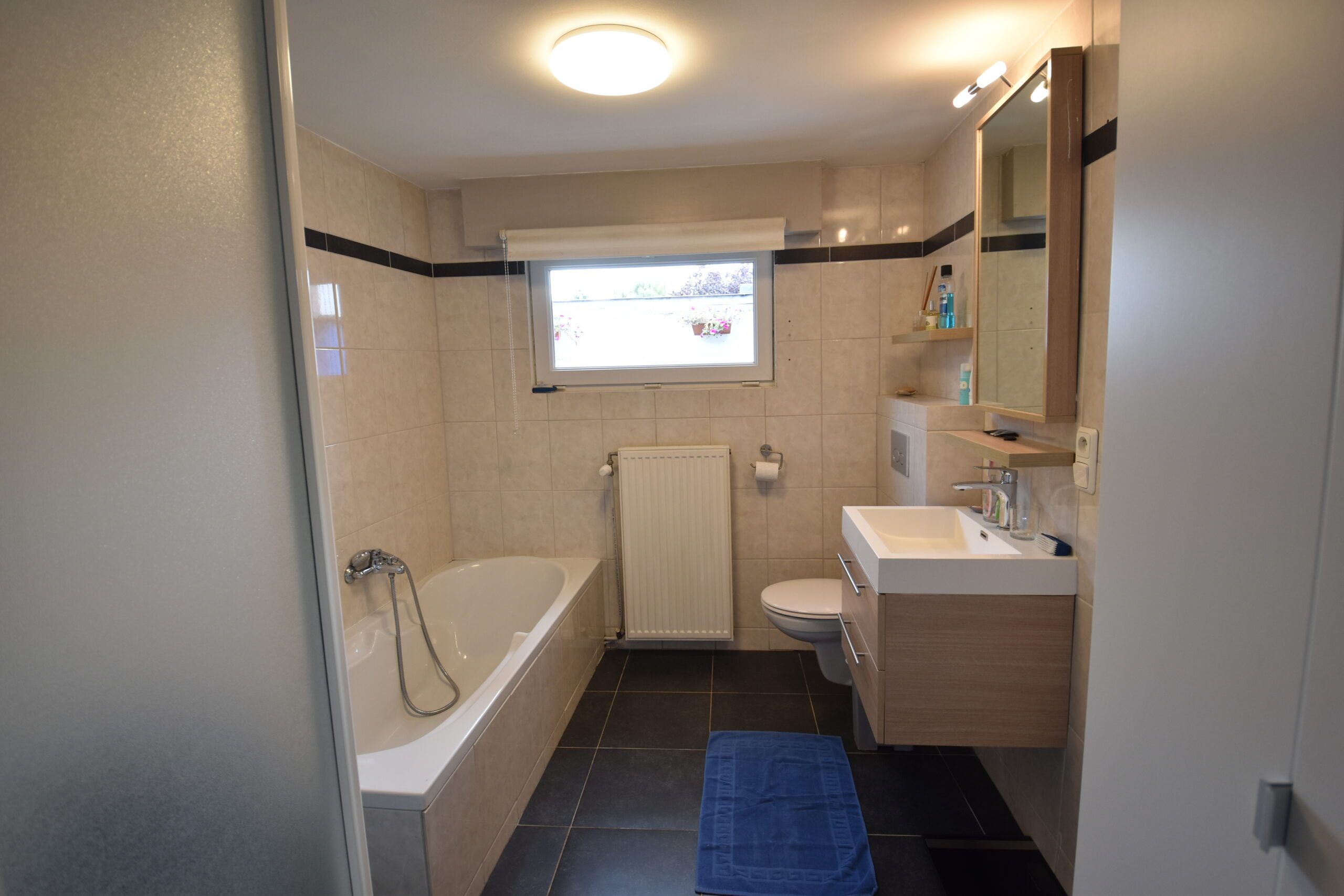 Atelier/praktijk met zeer ruime woonst in Nieuwkerken foto 10