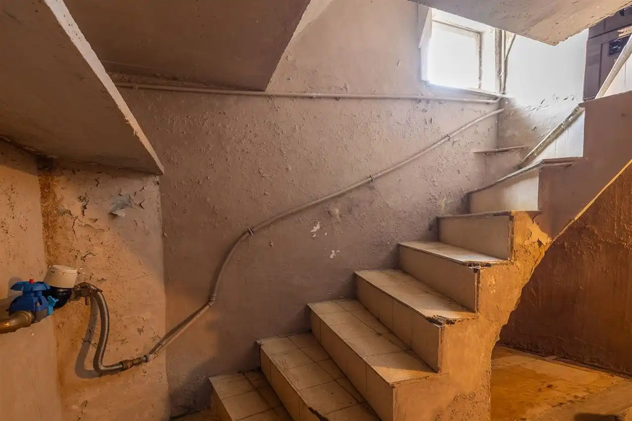 Vlakbij ingang merodebossen, soldie woning met potentieel foto 23