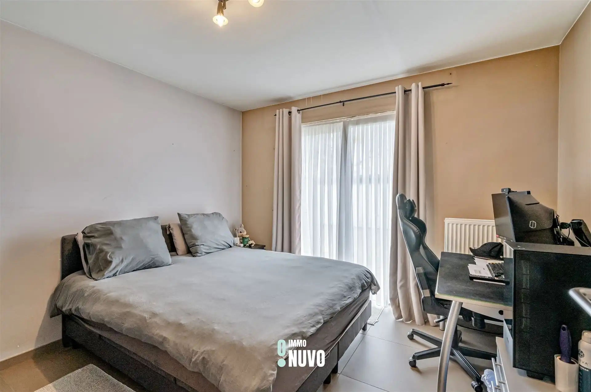 Gelijkvloers instapklaar 2 slaapkamer appartement met garage foto {{pictureIndex}}