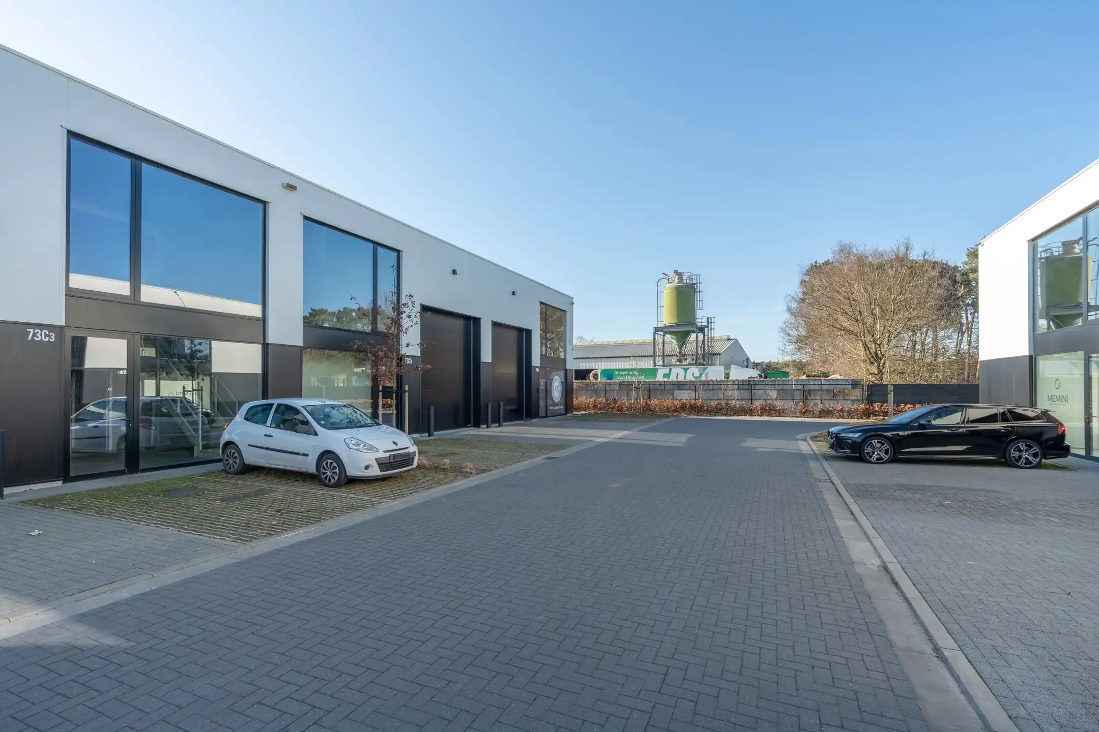 Nieuwbouw KMO-unit met twee autostaanplaatsen te Merksplas. foto 15