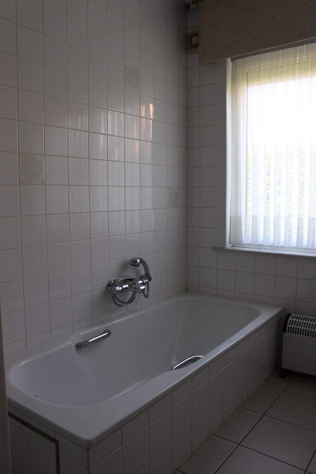 Rustig gelegen woning met grote tuin foto 17
