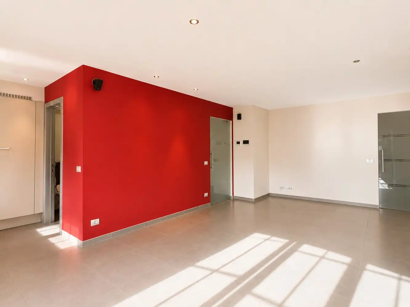 Sfeervol, ruim en zonnig villa-appartement gelegen op wandelafstand van het centrum van Melle. foto 7