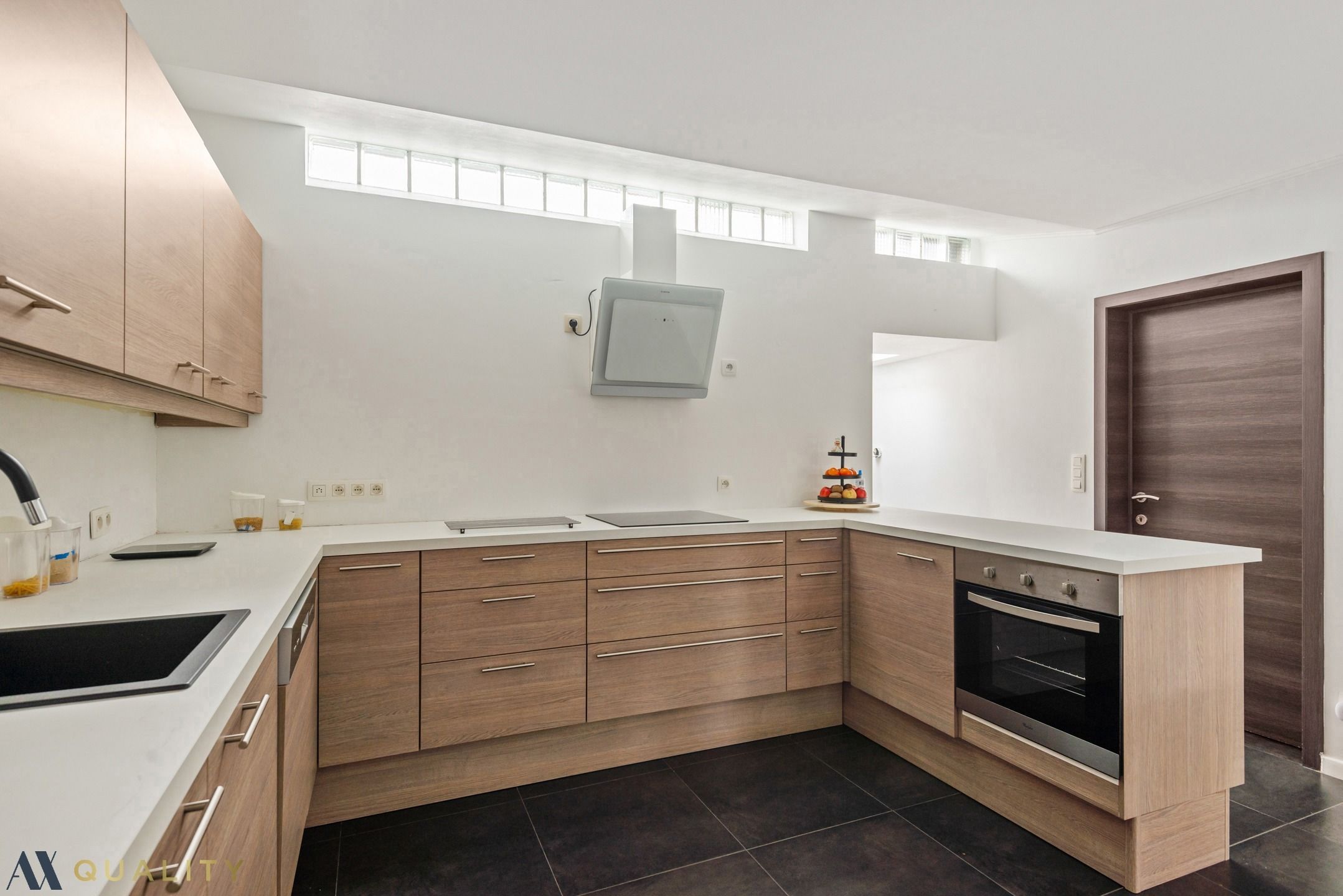 Instapklaar, gerenoveerd 2 slpk.-appartement (98 m²) met terras (3,50 m²) foto 3