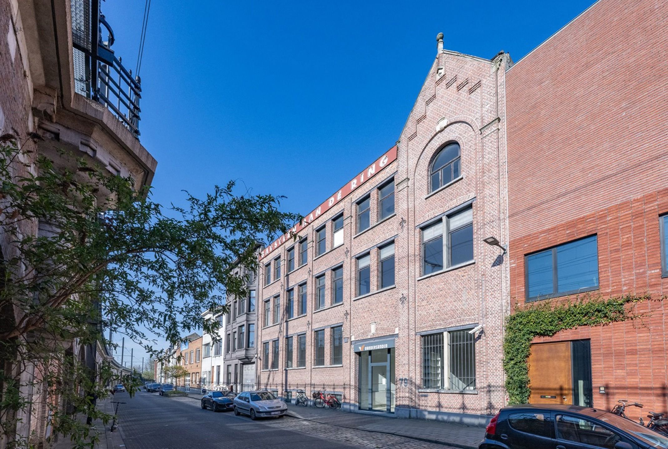 Te Koop Royale Kantoorgebouw/Pakhuis te Antwerpen-Noord foto 2