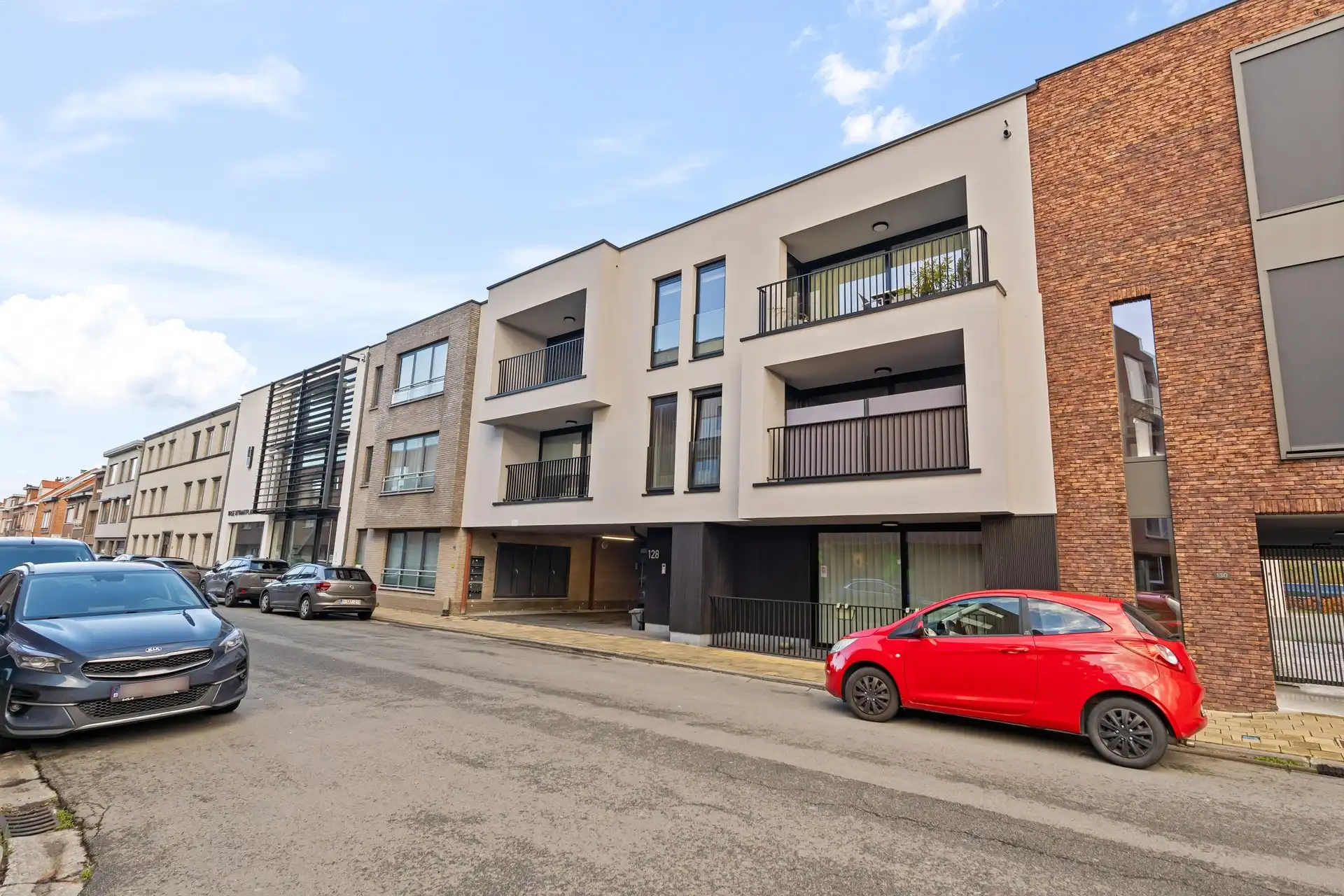 Modern tweeslaapkamer appartement te Sint-Niklaas foto 2