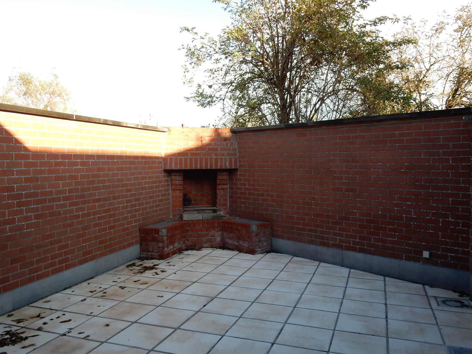 Ruime instapklare rijwoning met 4 slaapkamers en aangenaam terras. foto 10