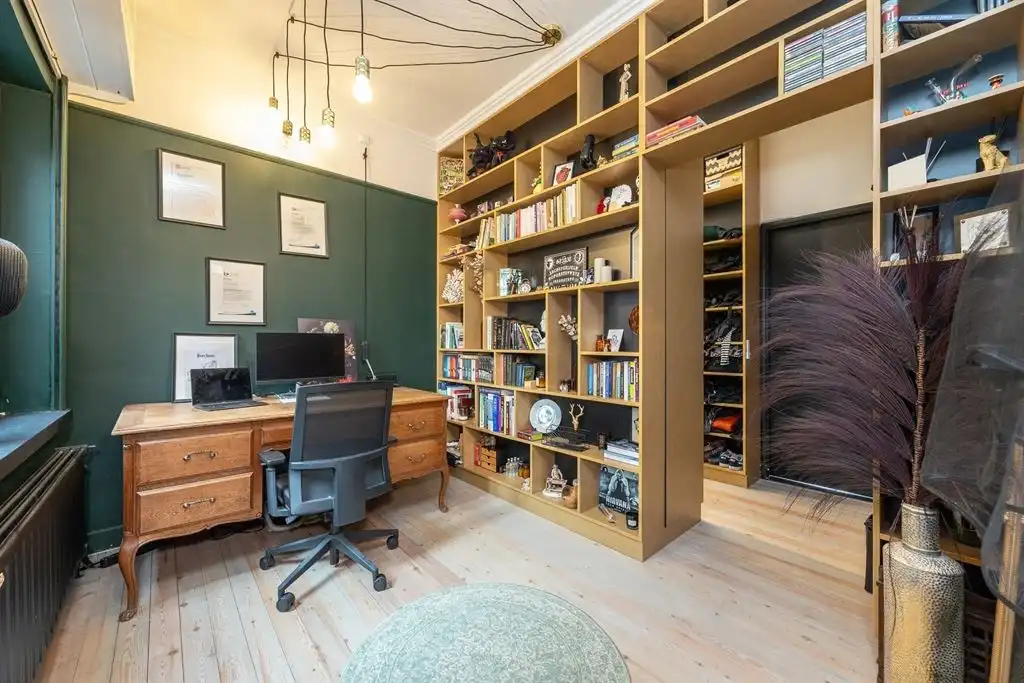 Stijlvol gerenoveerde woning met authentieke charme, zonnige tuin en toplocatie foto 19