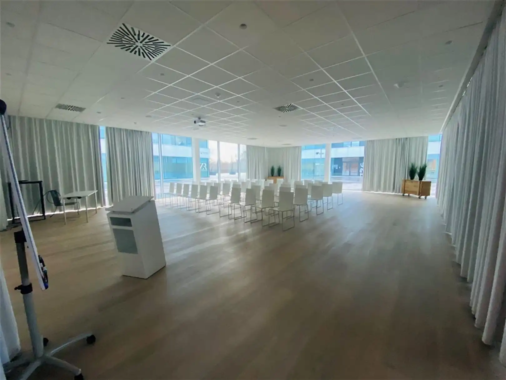 Stijlvolle gemeubelde kantoren - all-in dienstenpakket foto 18