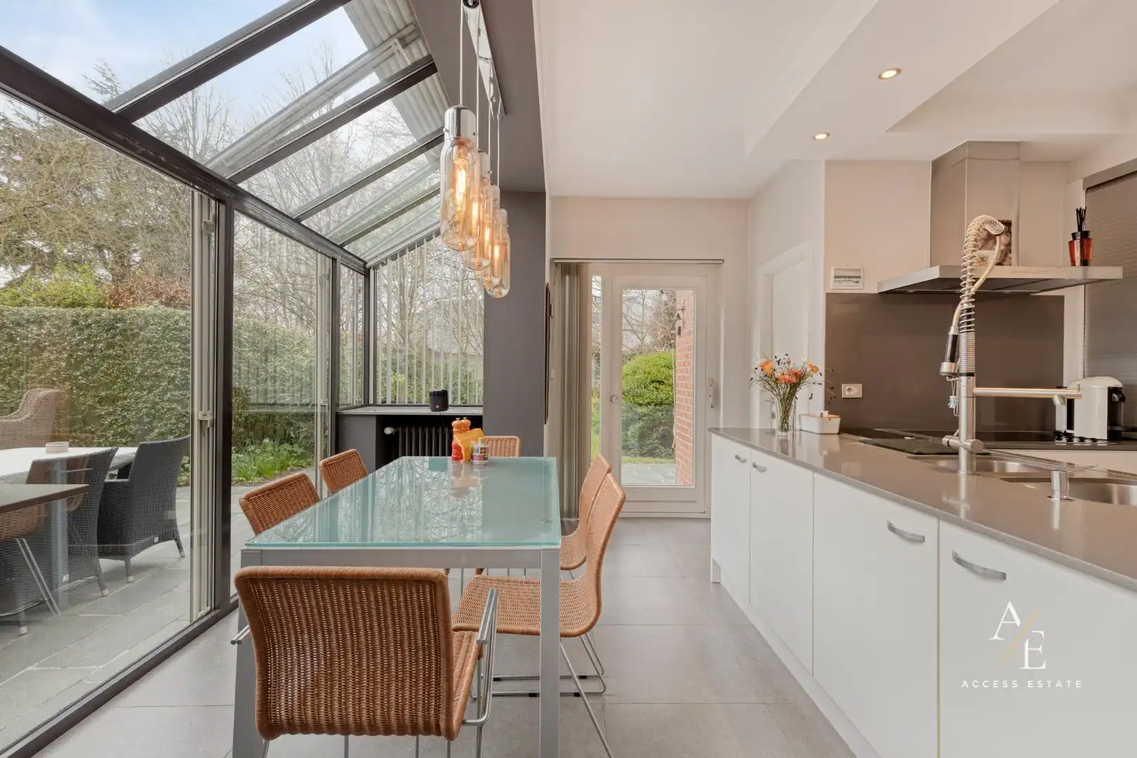 Ruime gezinswoning (327m²) met zonnige, rustige tuin zonder inkijk in Beveren-Leie foto 11