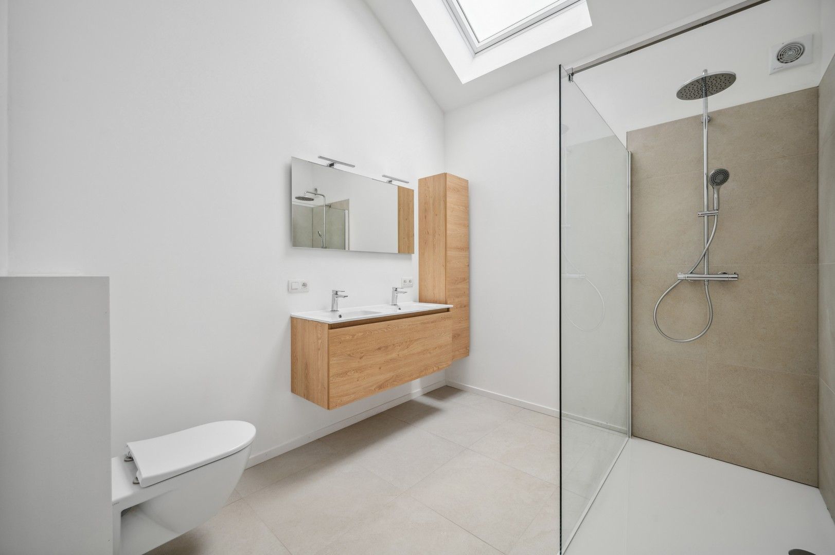 Volledig vernieuwde woning foto 8