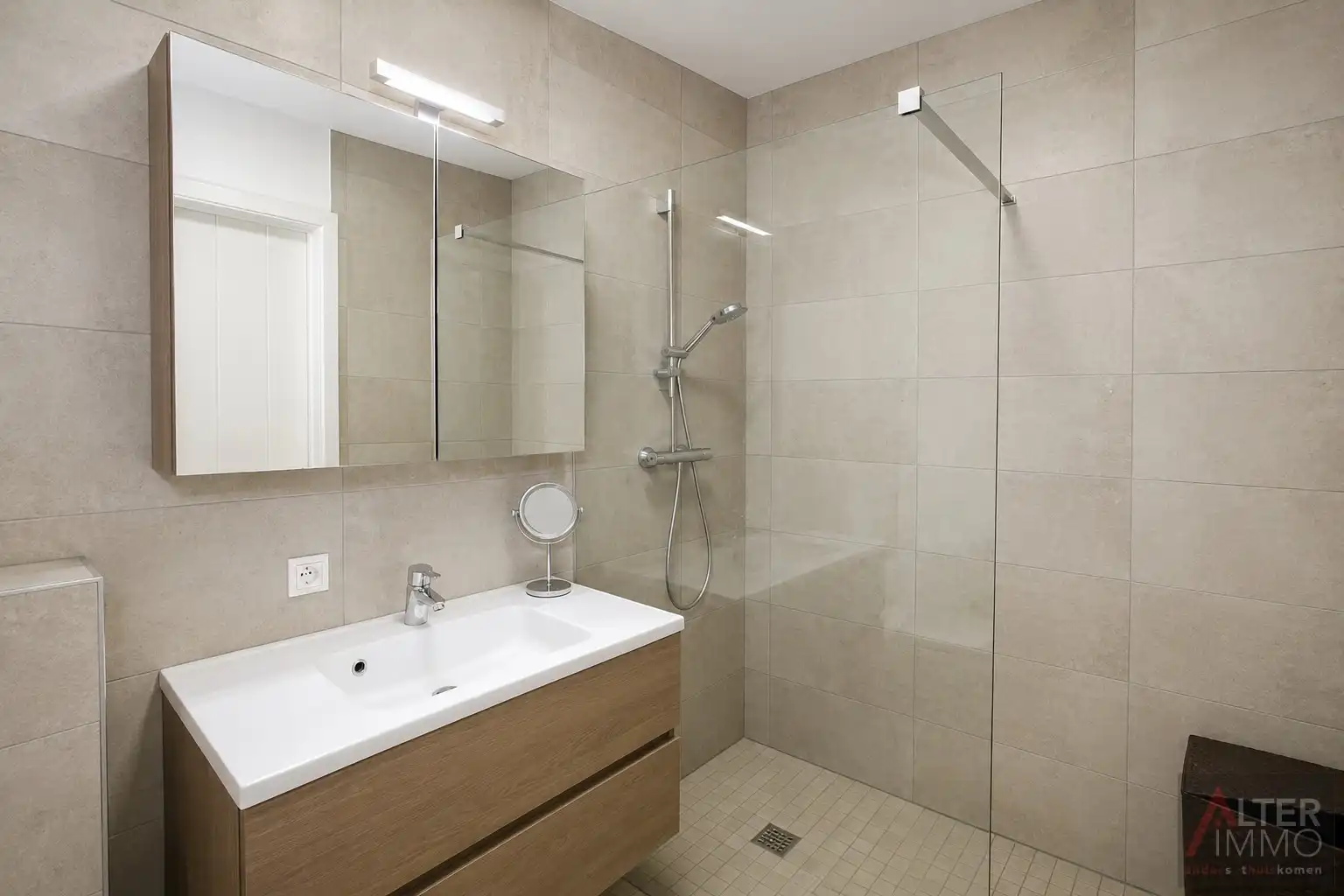 Gelijkvloers appartement, uitzonderlijk gunstige ligging! foto 9