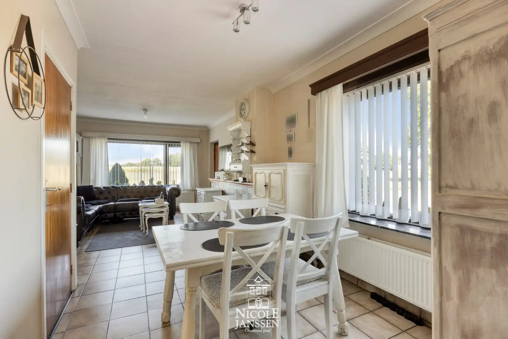 Ruime woning in landelijke omgeving foto 26