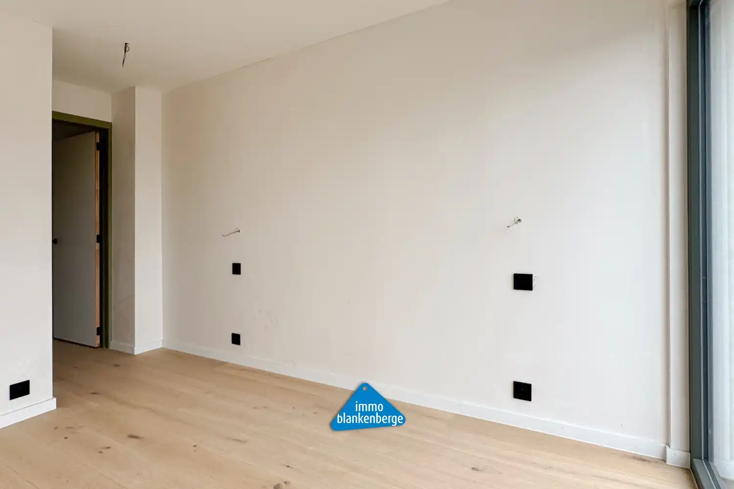 Modern nieuwbouwappartement met 1 slaapkamer met zonnig terras foto 11