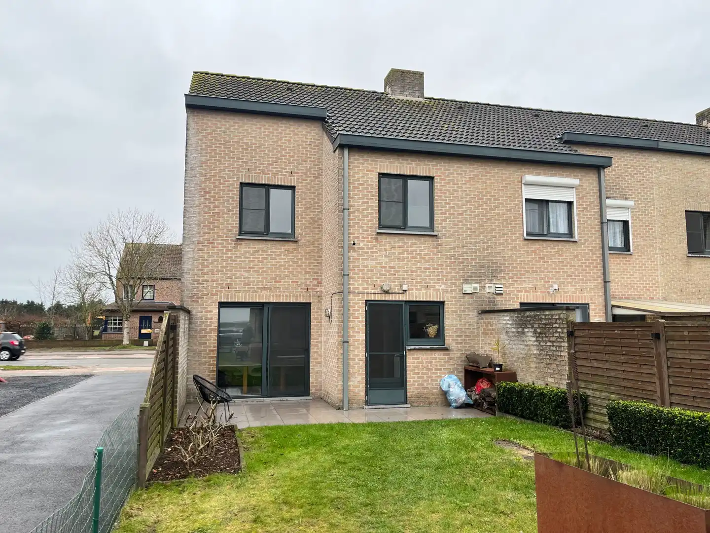 Gezellig halfopen woning met tuin en terras. foto 10