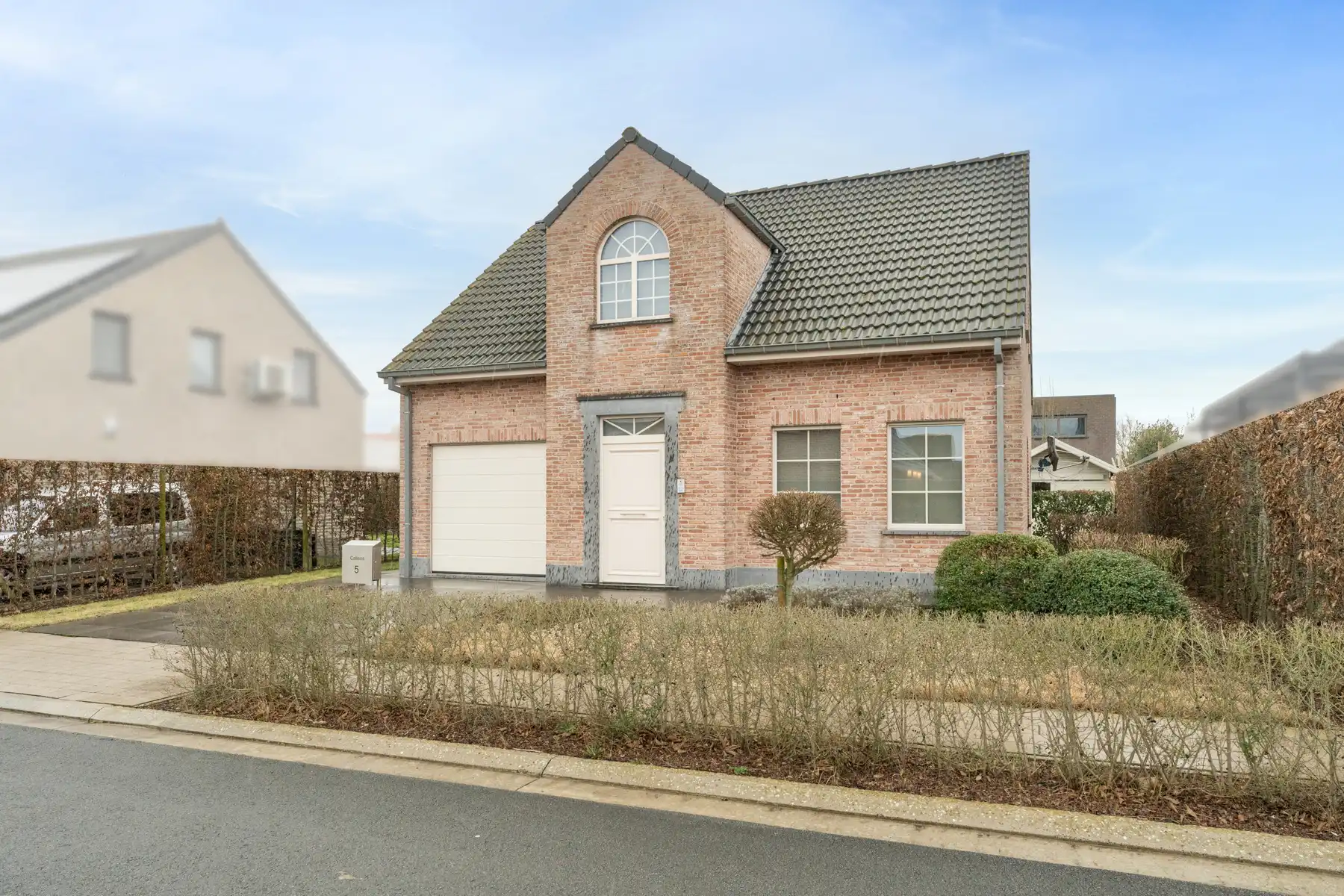 Huis te koop foto {{pictureIndex}}