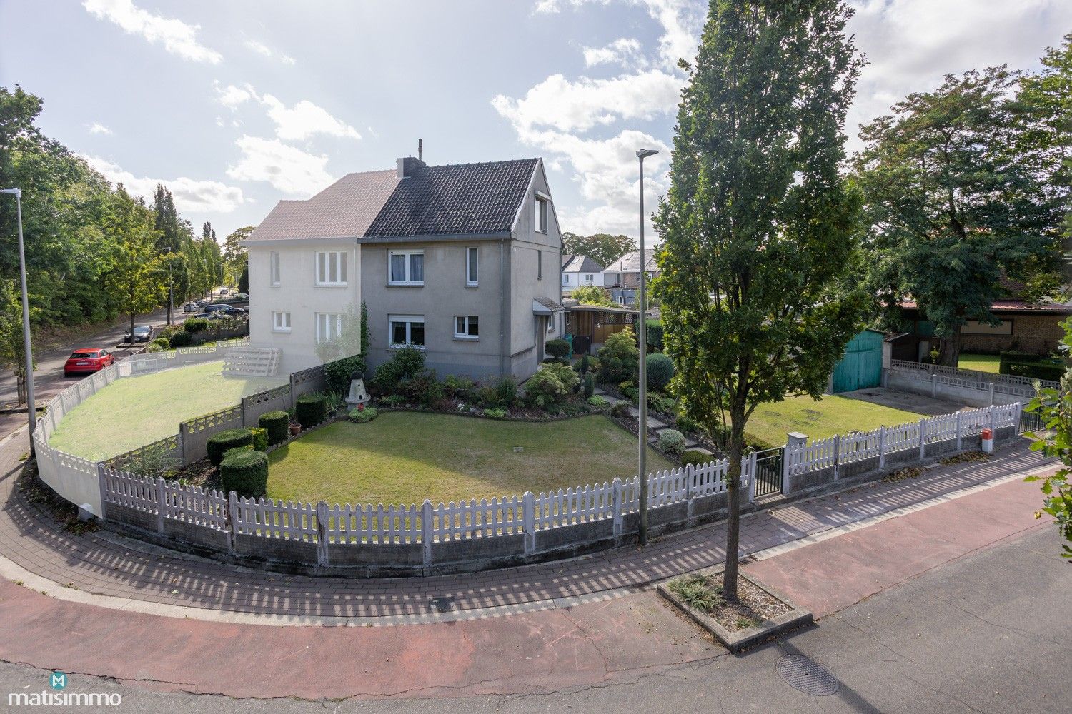 CHARMANTE EN GEZELLIGE WONING MET 4 SLAAPKAMERS, RUIME VRIJSTAANDE GARAGE EN TUIN TE GENK foto 34