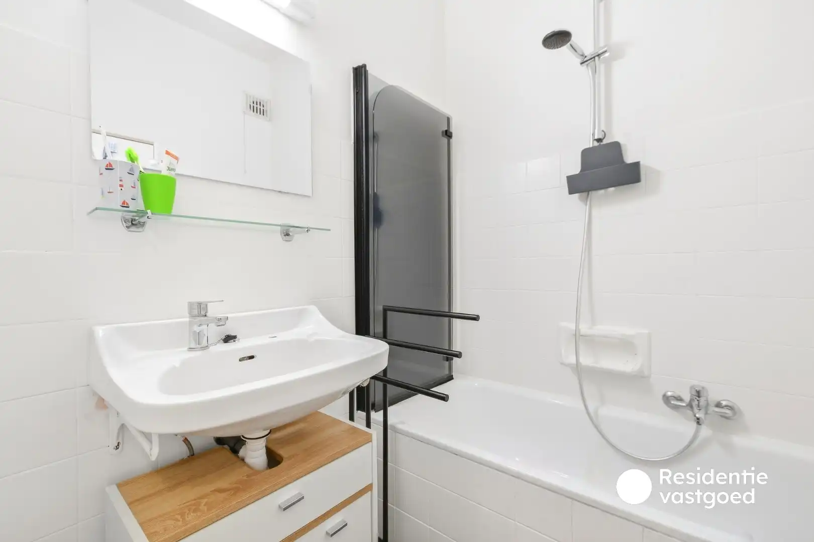 Gerenoveerd 2-slaapkamerappartement met terras op topligging aan de Haven van Blankenberge foto 12