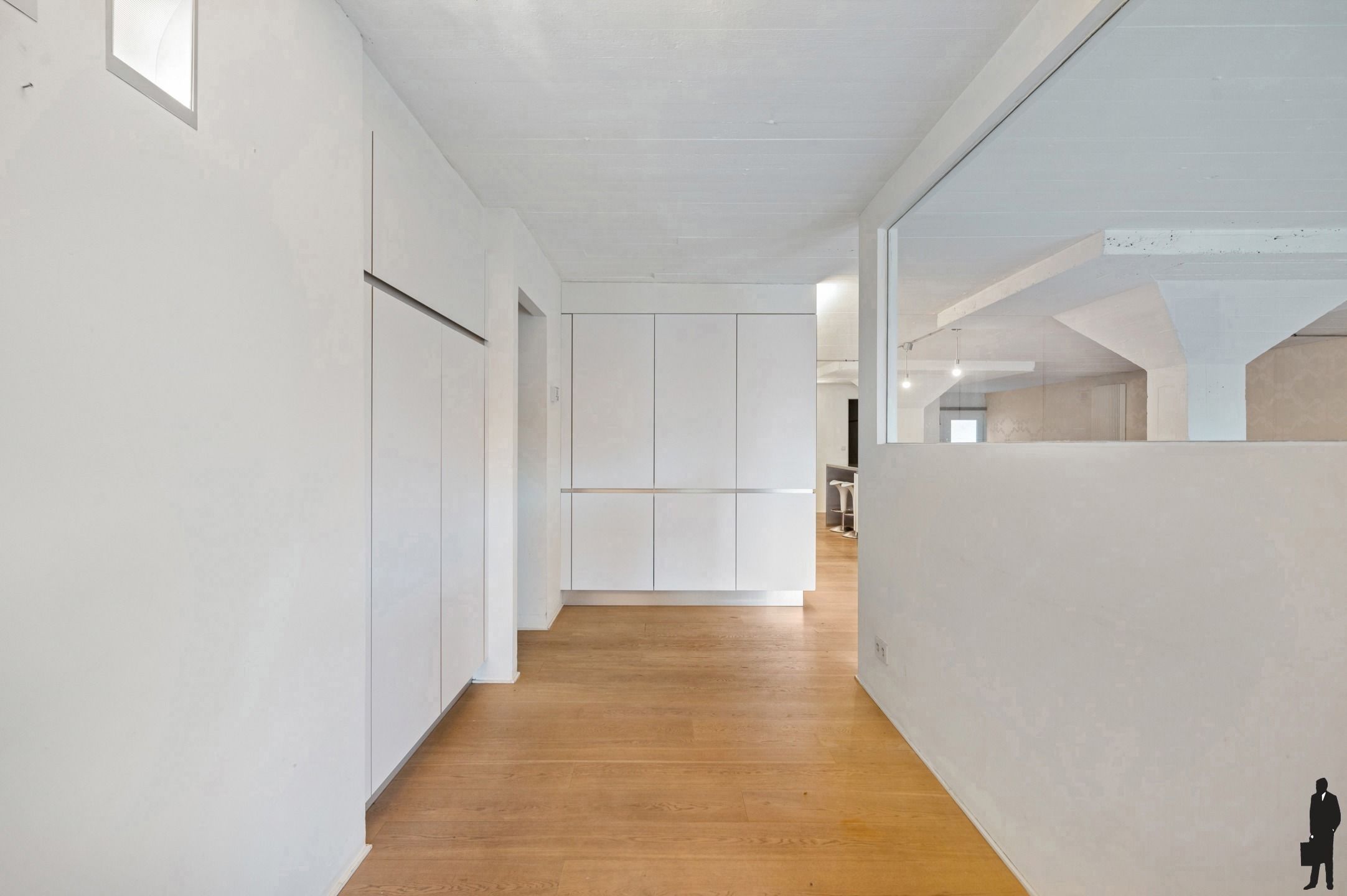 Tot in de puntjes afgewerkte loft (180m²) met terras en parking foto 10