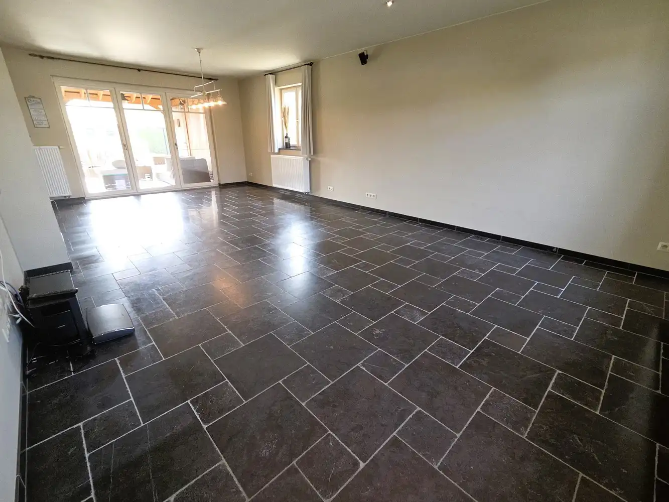 Prachtige villa woning, 5 slaapkamers, 2 badkamers in een zeer rustige straat gelegen foto 8