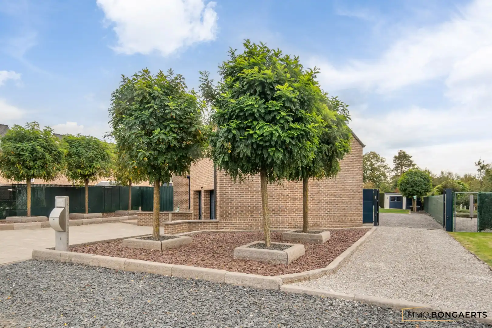 Ruime woning met 3 slaapkamers foto 2
