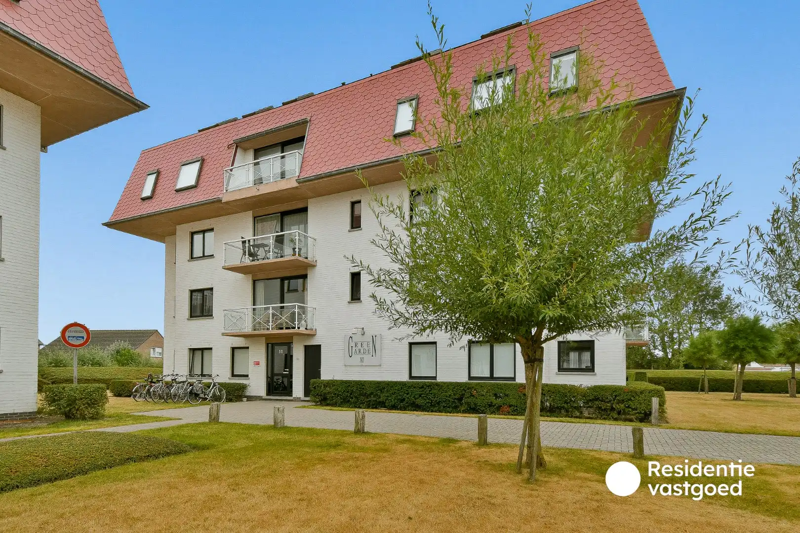 Gemeubelde studio in afgesloten vakantiepark met verwarmd zwembad foto 15