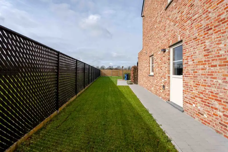 Energiezuinige halfopen woning met 3 slaapkamers. foto 9