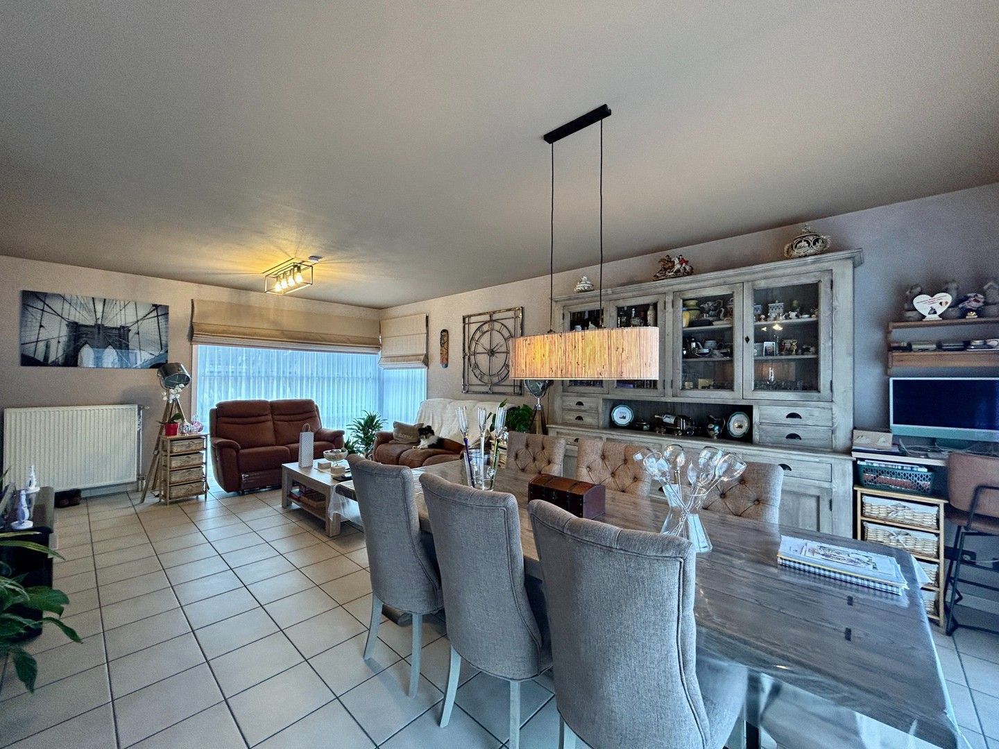 Instapklare woning met drie slaapkamers en garage te huur Roeselare! foto 3